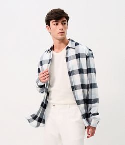 Camisa Comfort em Algodão com Estampa Xadrez e Manga Longa