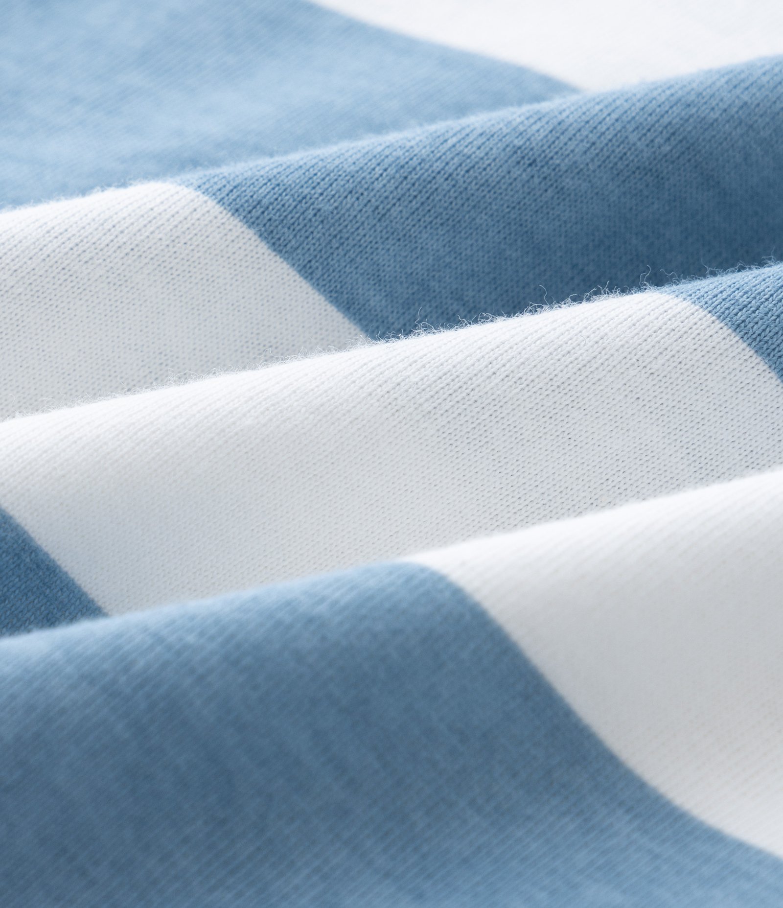 Camiseta Infantil Listrada com Estampa Bluey no Bolso – Tam 2 a 6 Anos Azul/Branco 3