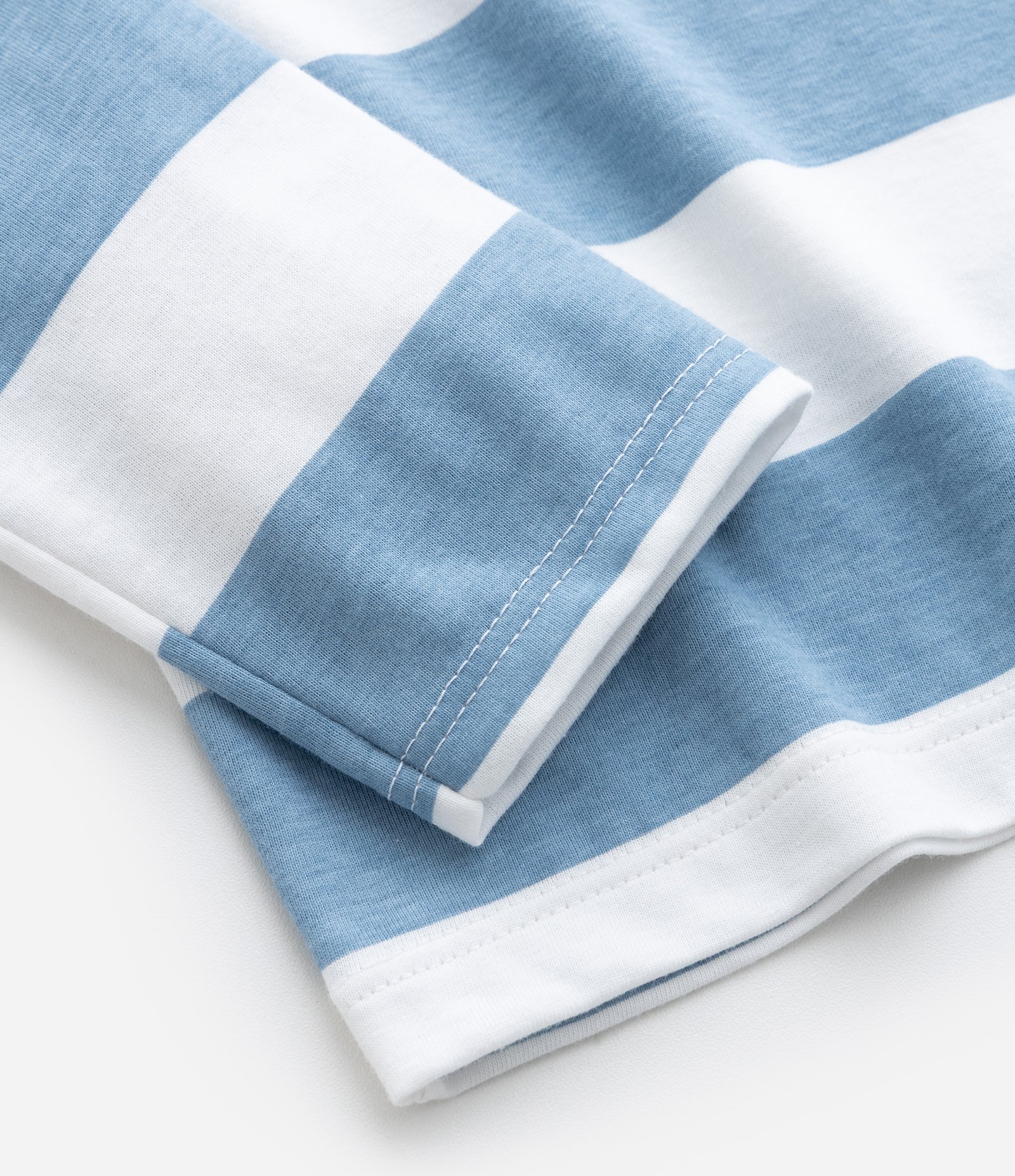 Camiseta Infantil Listrada com Estampa Bluey no Bolso – Tam 2 a 6 Anos Azul/Branco 4