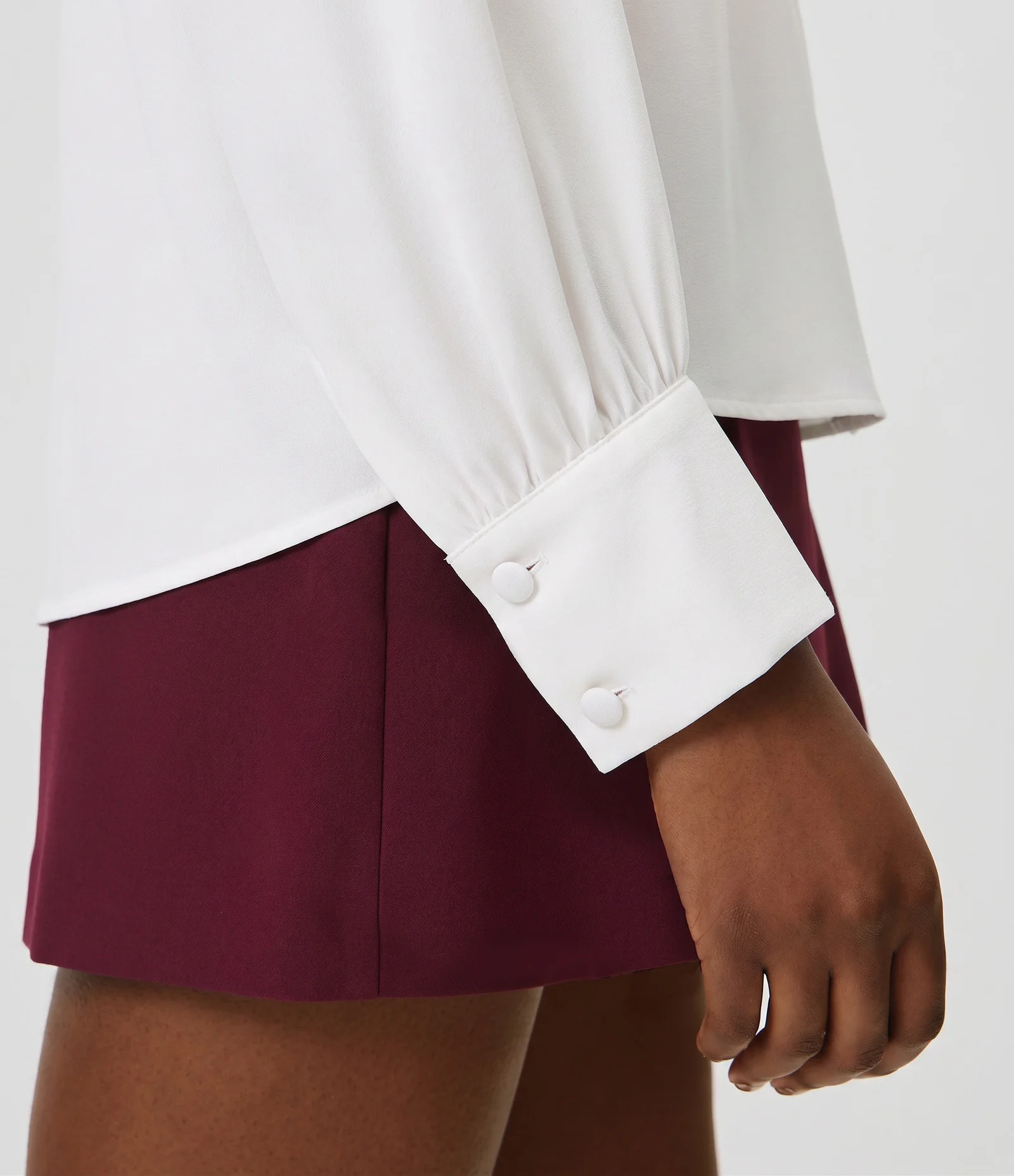 Camisa em Crepe com Manga Longa e Franzido no Ombro Branco 2