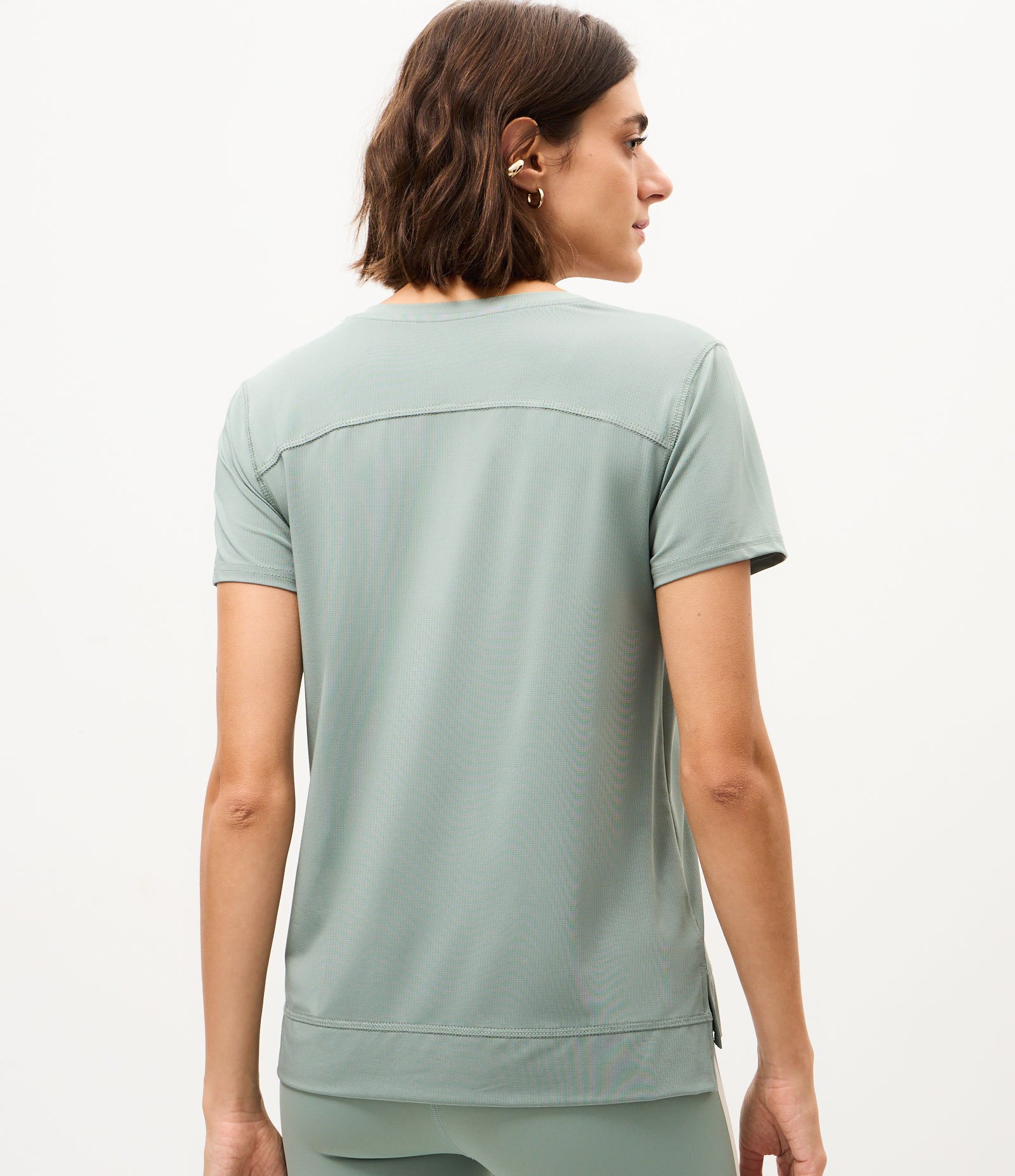 Camiseta Esportiva em Microfibra Furadinha com Barra Mullet Verde 4