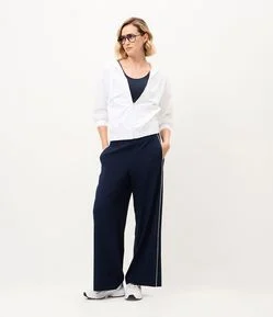 Calça Reta Esportiva com Friso Contrastante