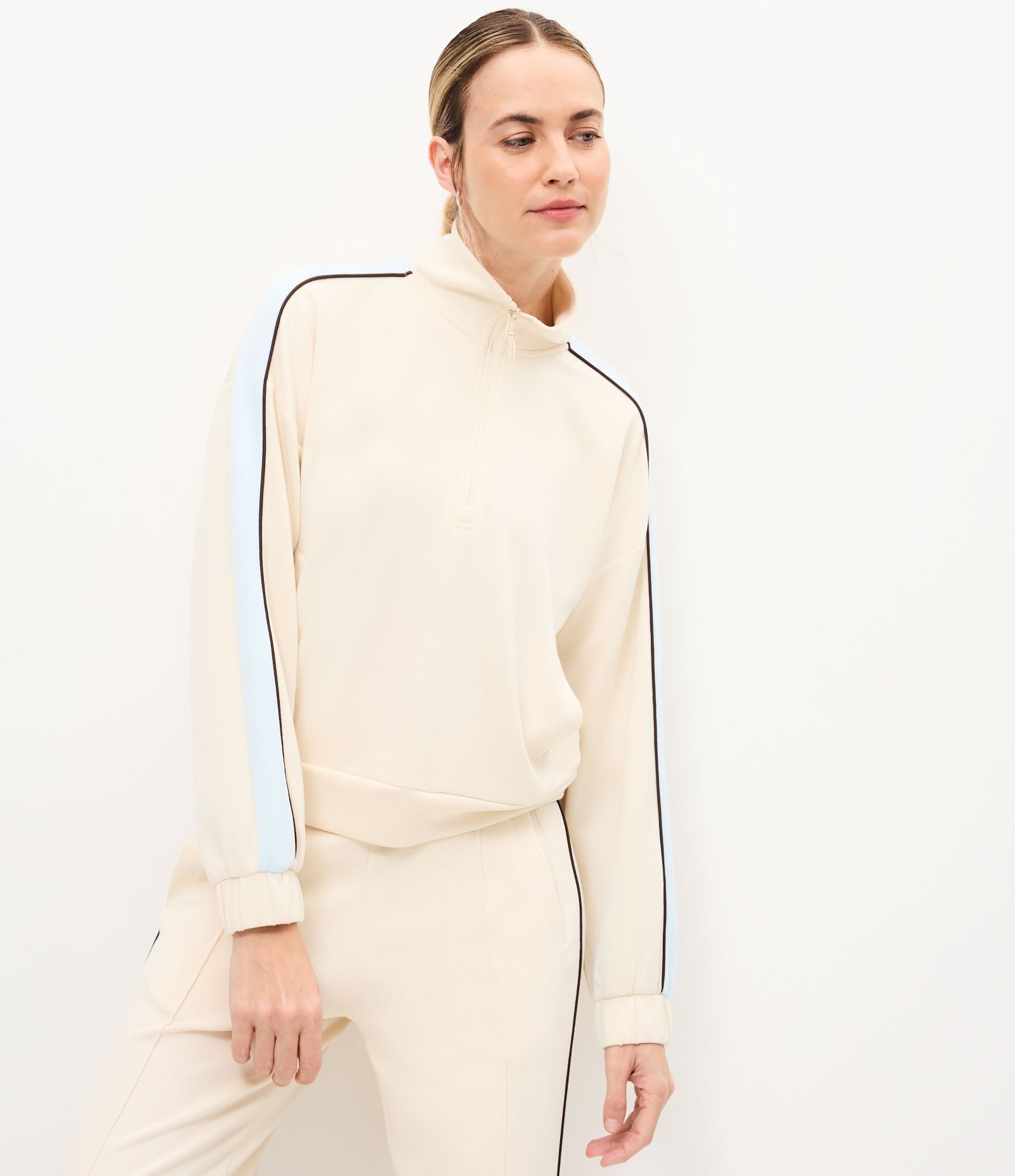 Moletom Esportivo em Microfibra com Recortes Contrastantes Off White 1