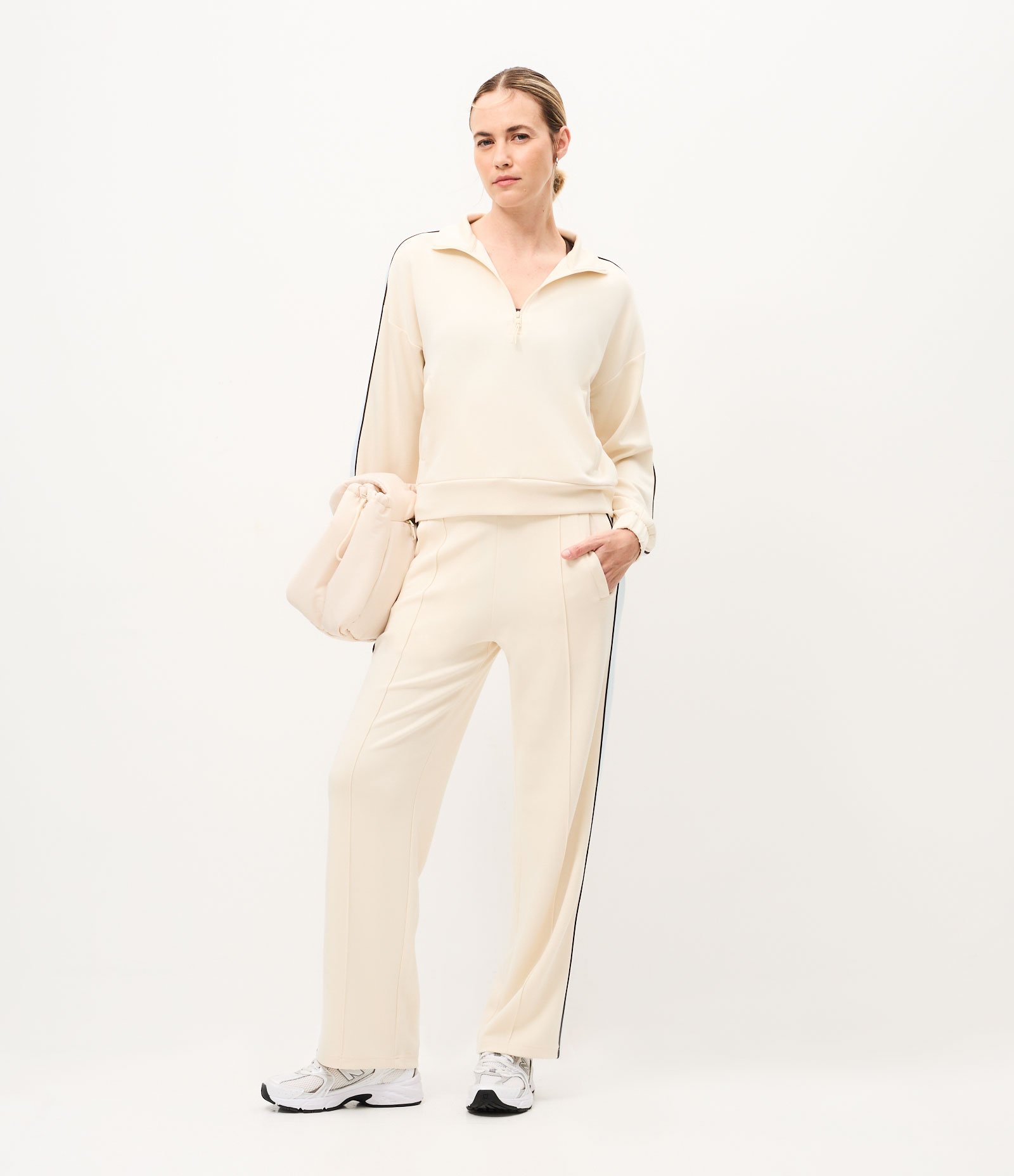 Moletom Esportivo em Microfibra com Recortes Contrastantes Off White 2