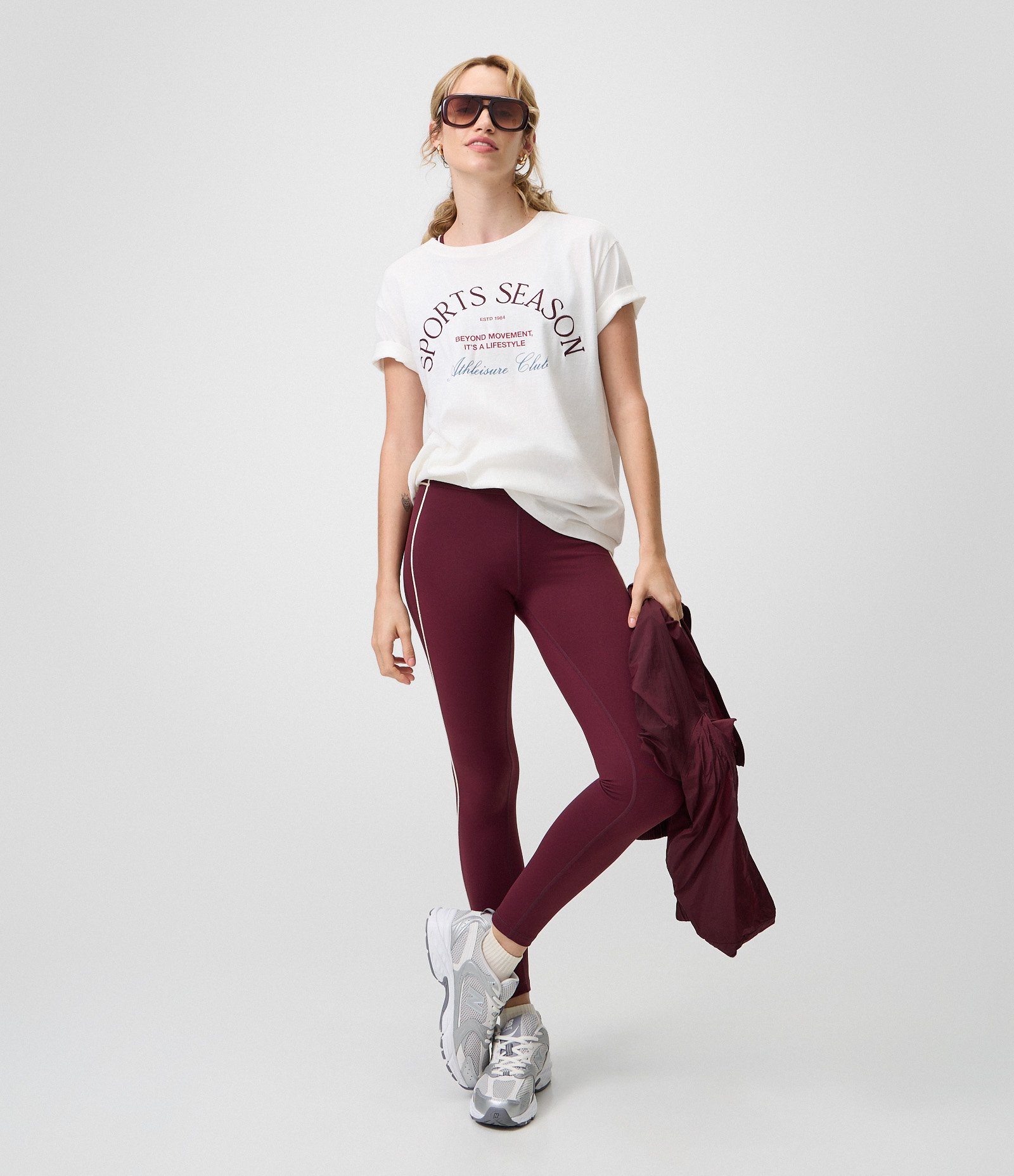 Calça Legging Esportiva em Microfibra com Friso Contrastante Vinho 1