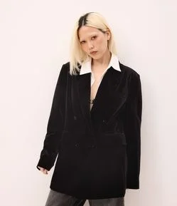 Blazer em Veludo com Decote Transpassado