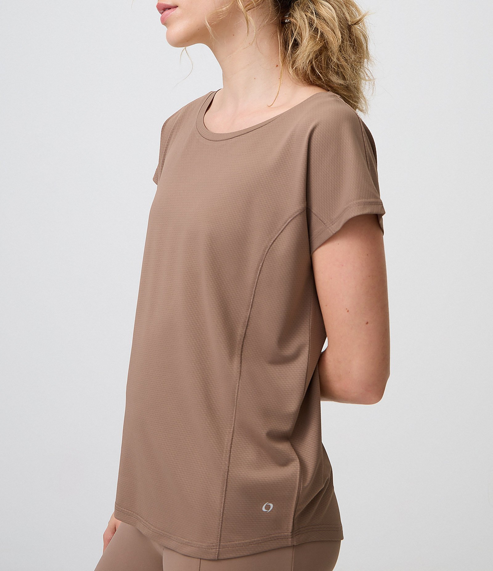 Camiseta Esportiva em Microfibra Texturizada Marrom 4