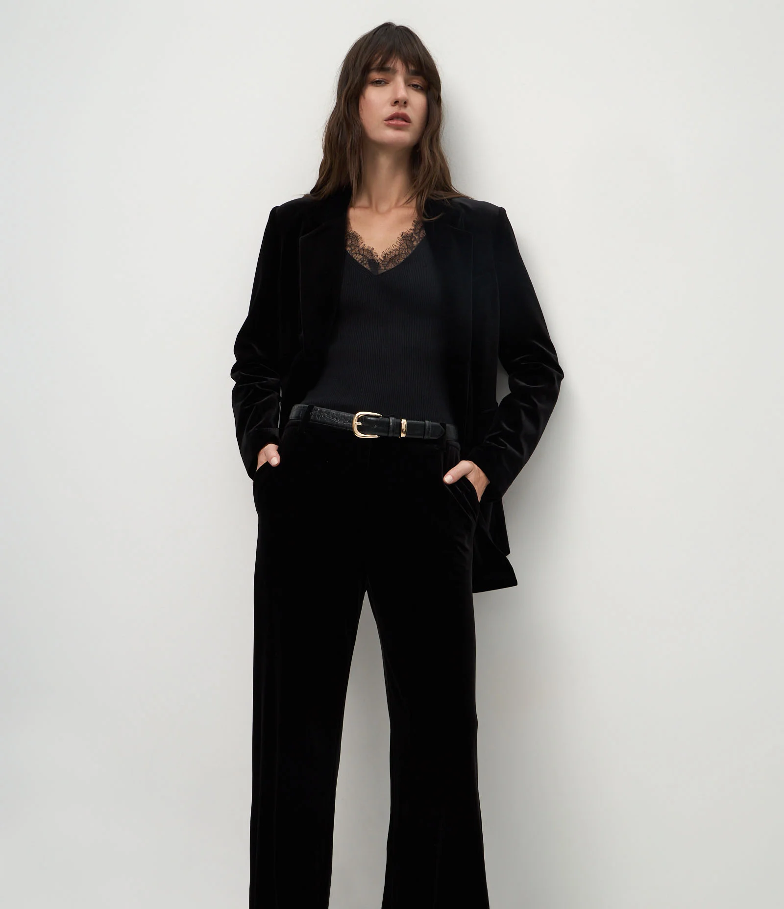 Calça Wide Leg em Veludo com Bolsos Traseiros Preto 2