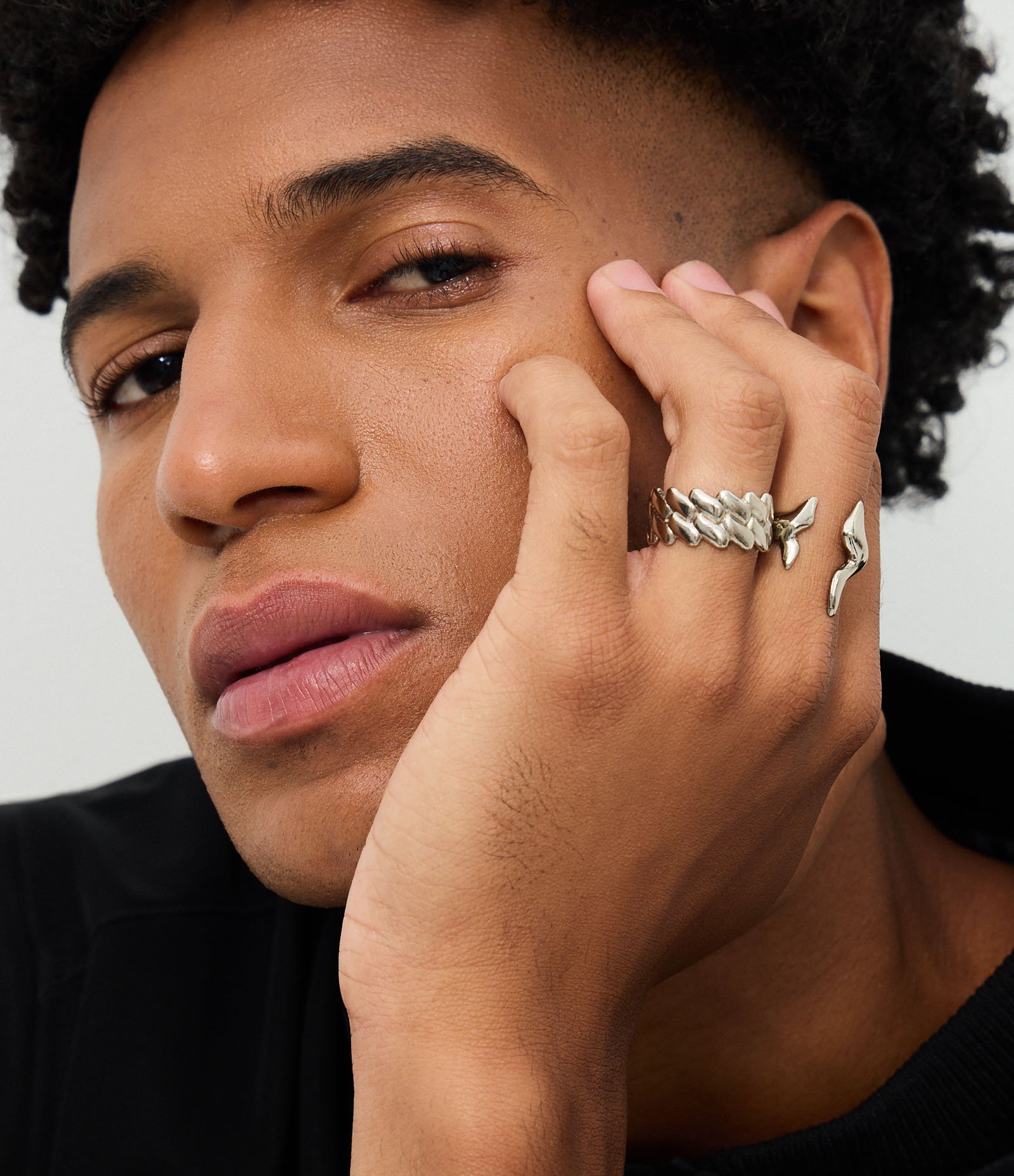 Kit 02 Anéis de Metal Tribais Prata 1