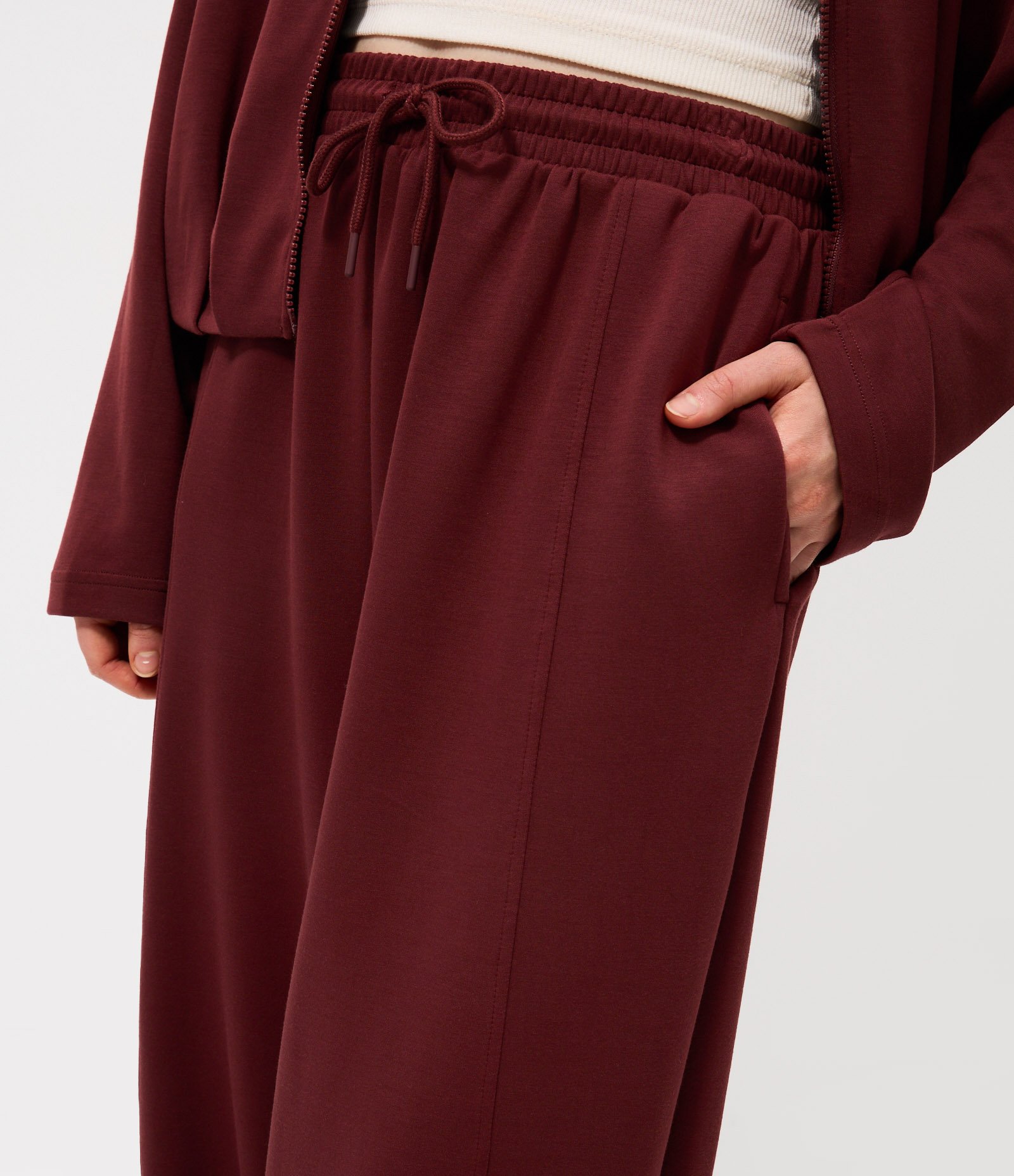Calça Balloon em Modal com Amarração na Cintura e Bolsos Vinho 3