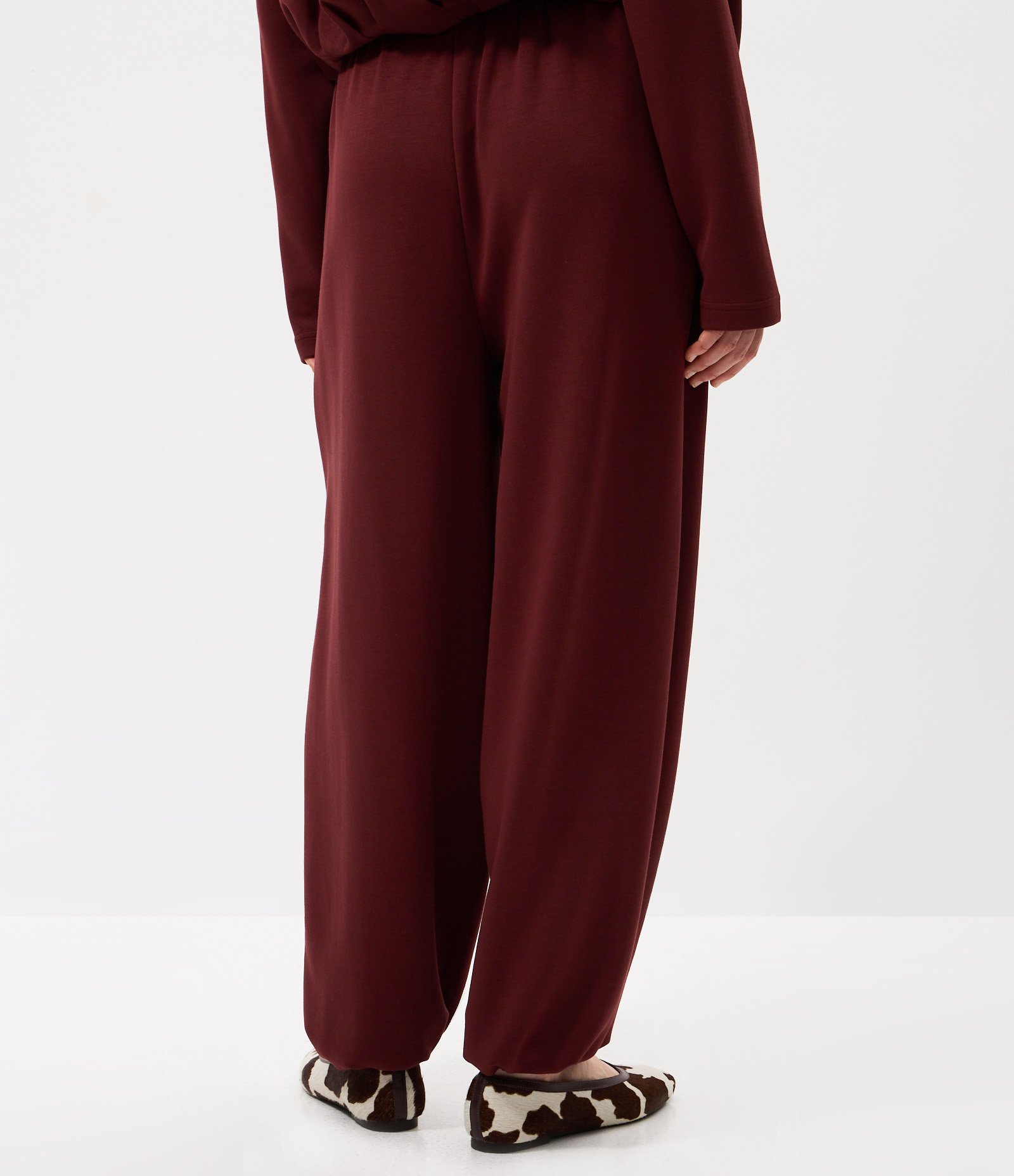 Calça Balloon em Modal com Amarração na Cintura e Bolsos Vinho 4