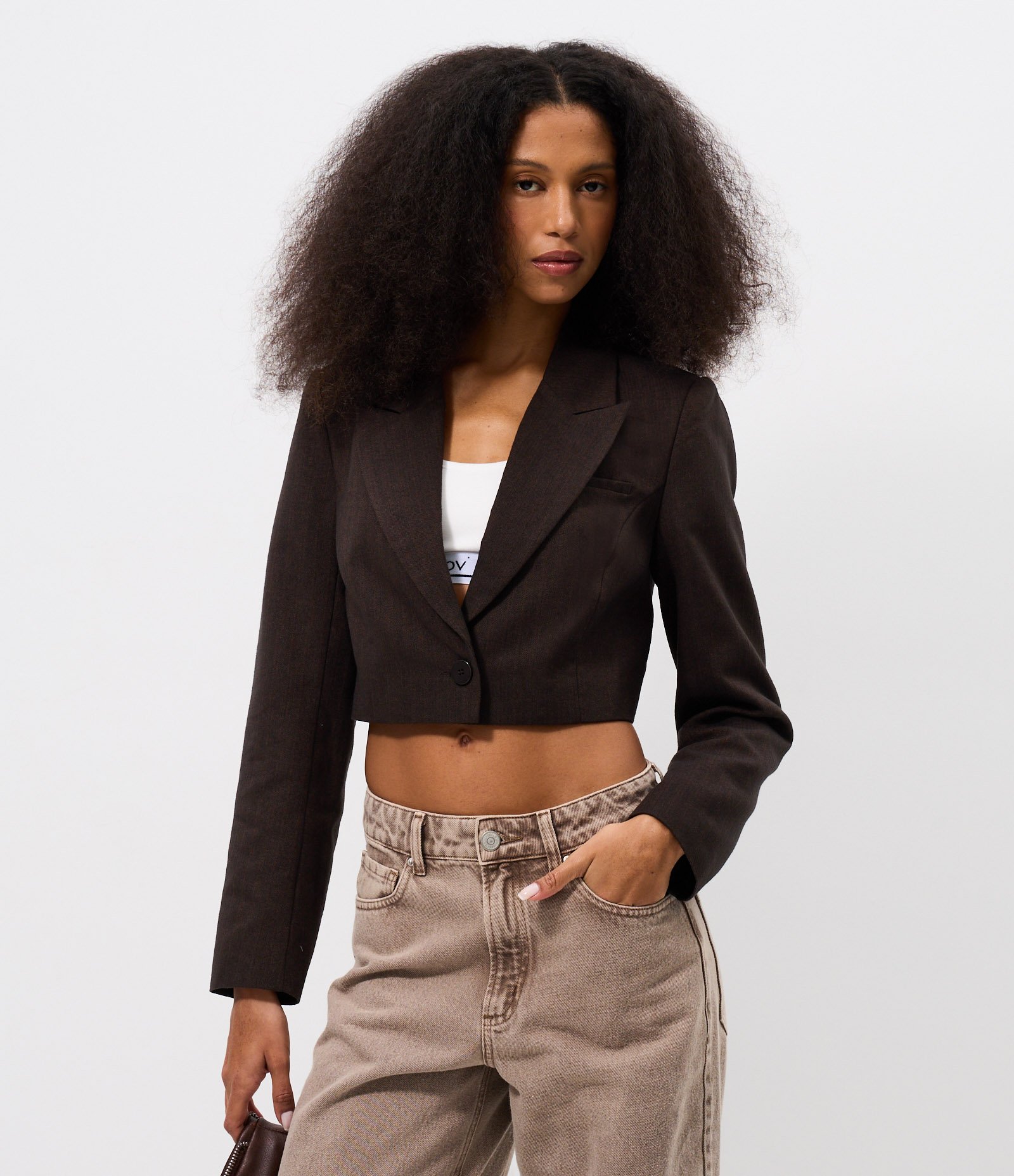 Blazer Cropped Alfaiatado em Xadrez com Abotoamento Único Marrom 1