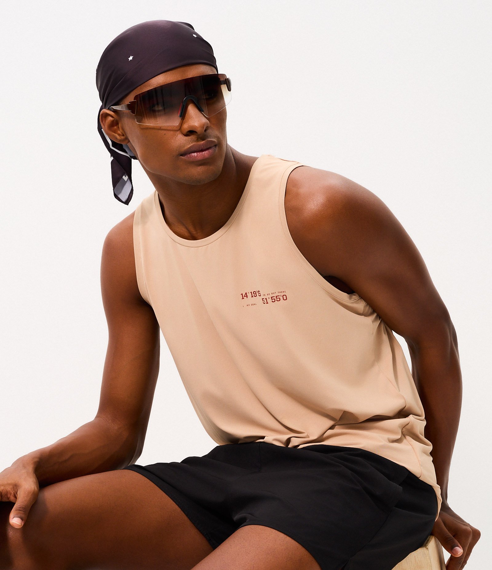Regata Esportiva Regular com Tecnologia Dry e Estampa Lettering Bege 1
