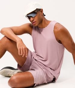 Regata Esportiva com Detalhe Contrastante