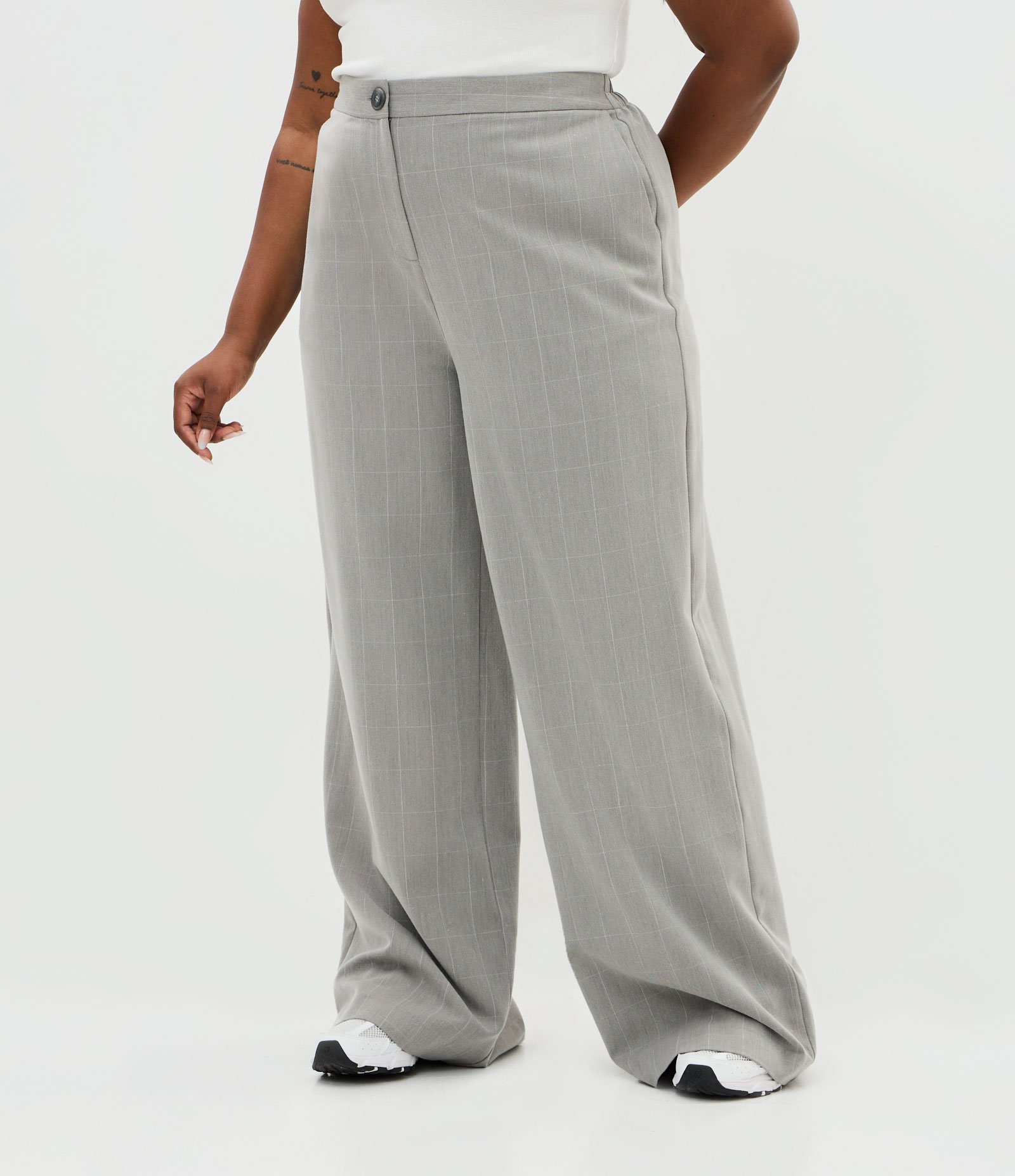 Calça Alfaiatada Wide Xadrez Alongada Curve & Plus Size Cinza 2