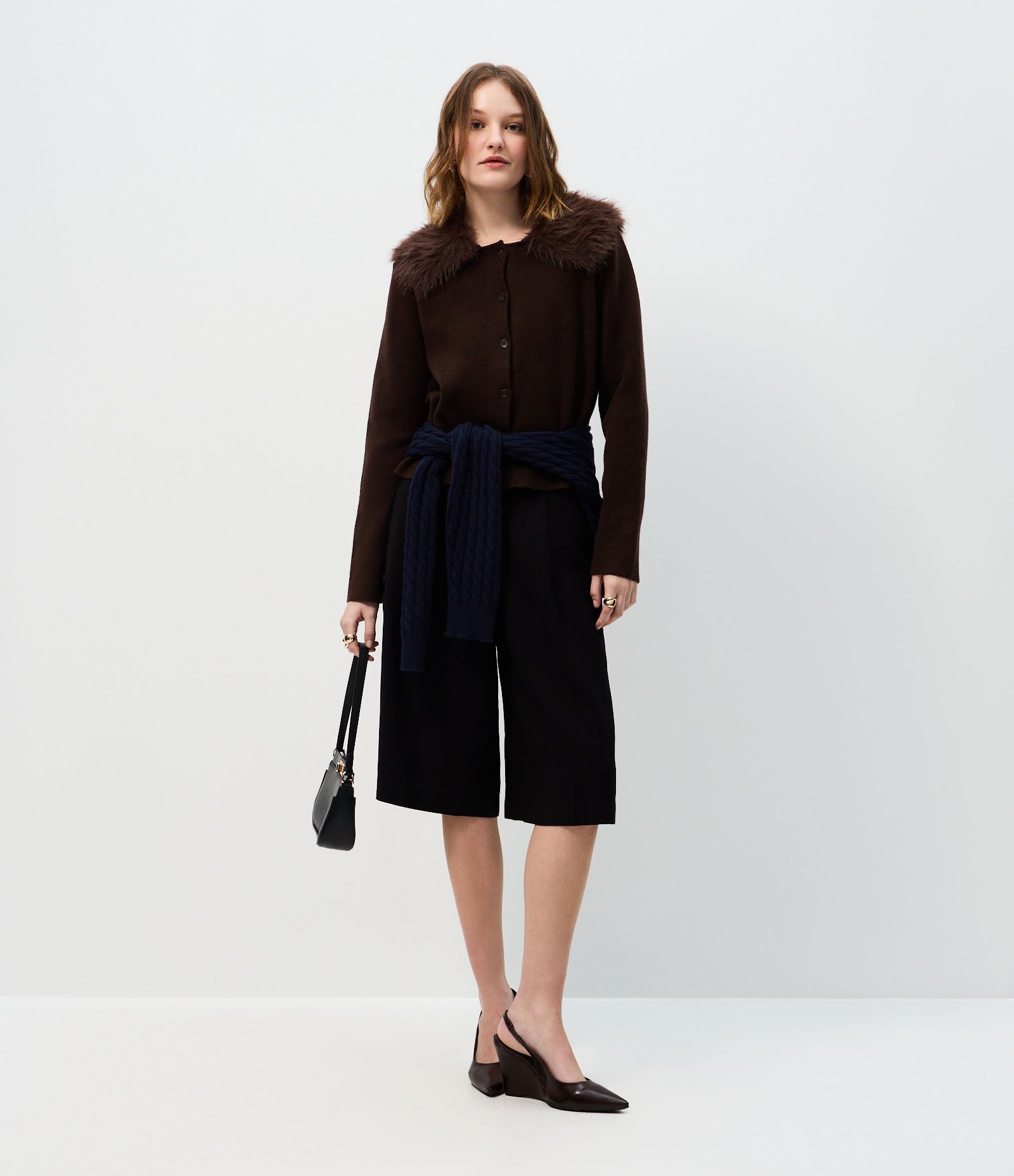 Cardigan Curto em Tricô com Pelo na Gola Marrom 3