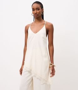 Blusa Assimétrica com Renda e Fenda Lateral