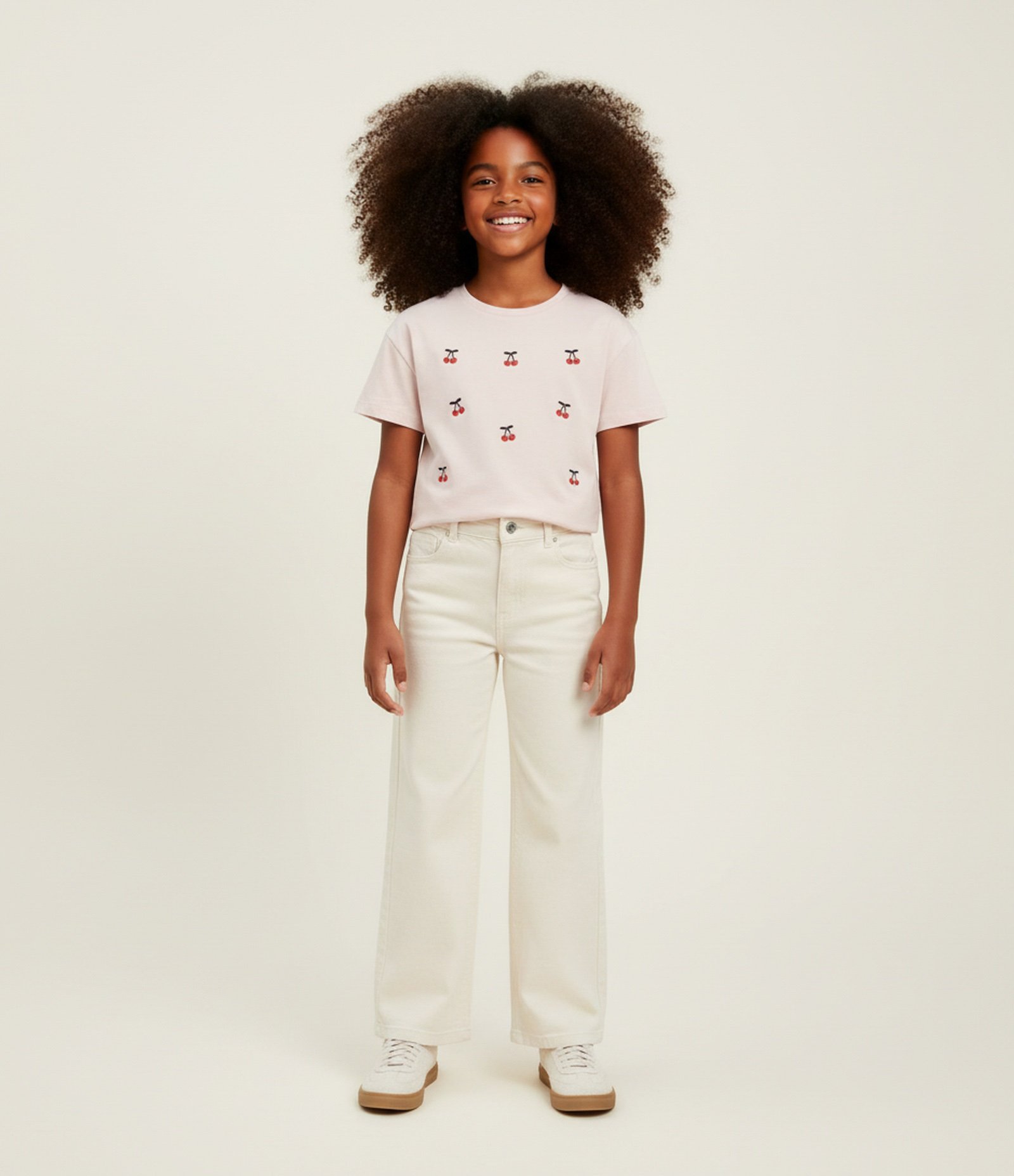 Camiseta Infantil Boxy com Bordados de Cerejas – Tam 5 a 14 Anos Rosa Claro 1