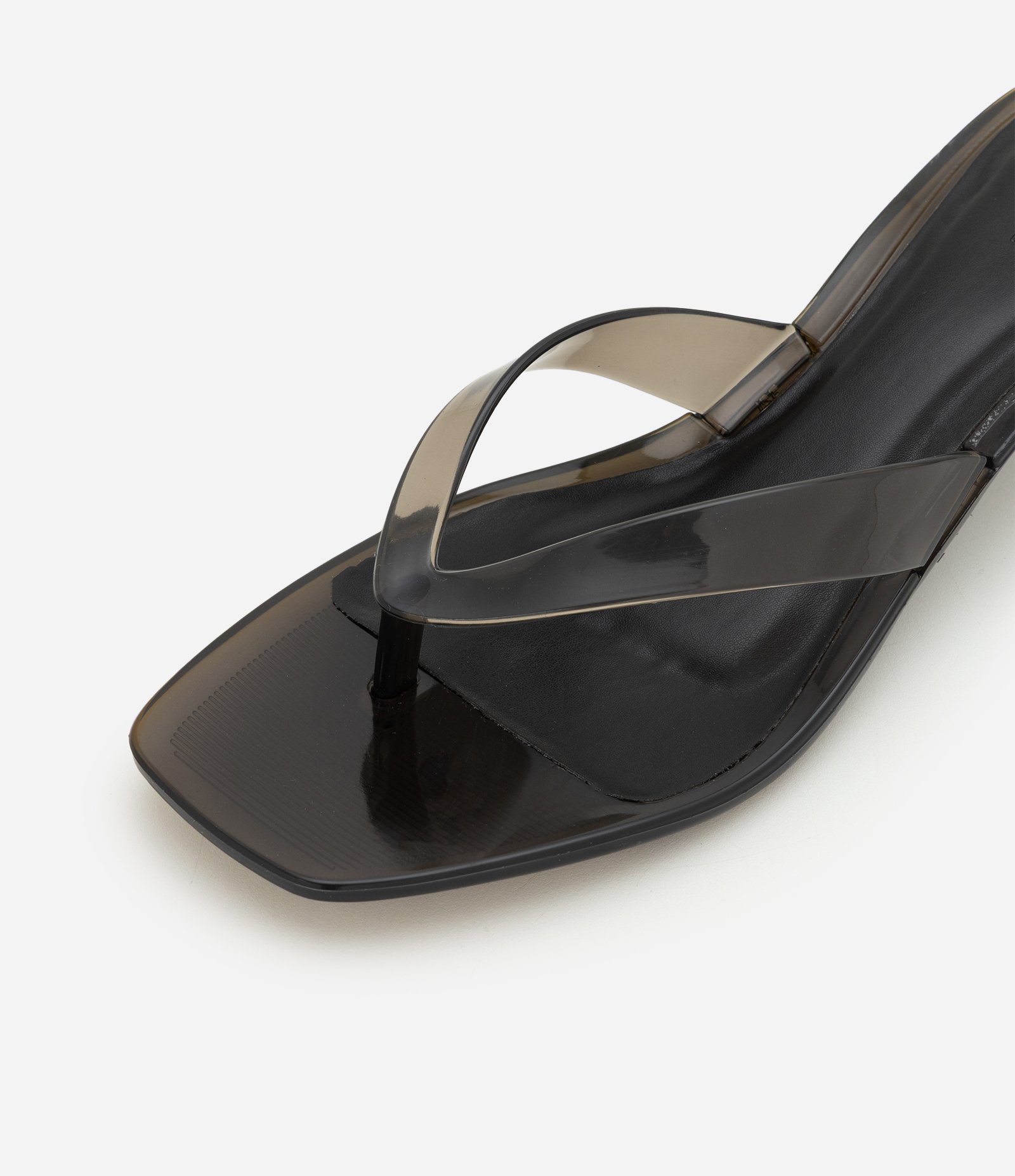 Sandália de Dedo em Jelly com Salto Médio e Transparência Preto 3