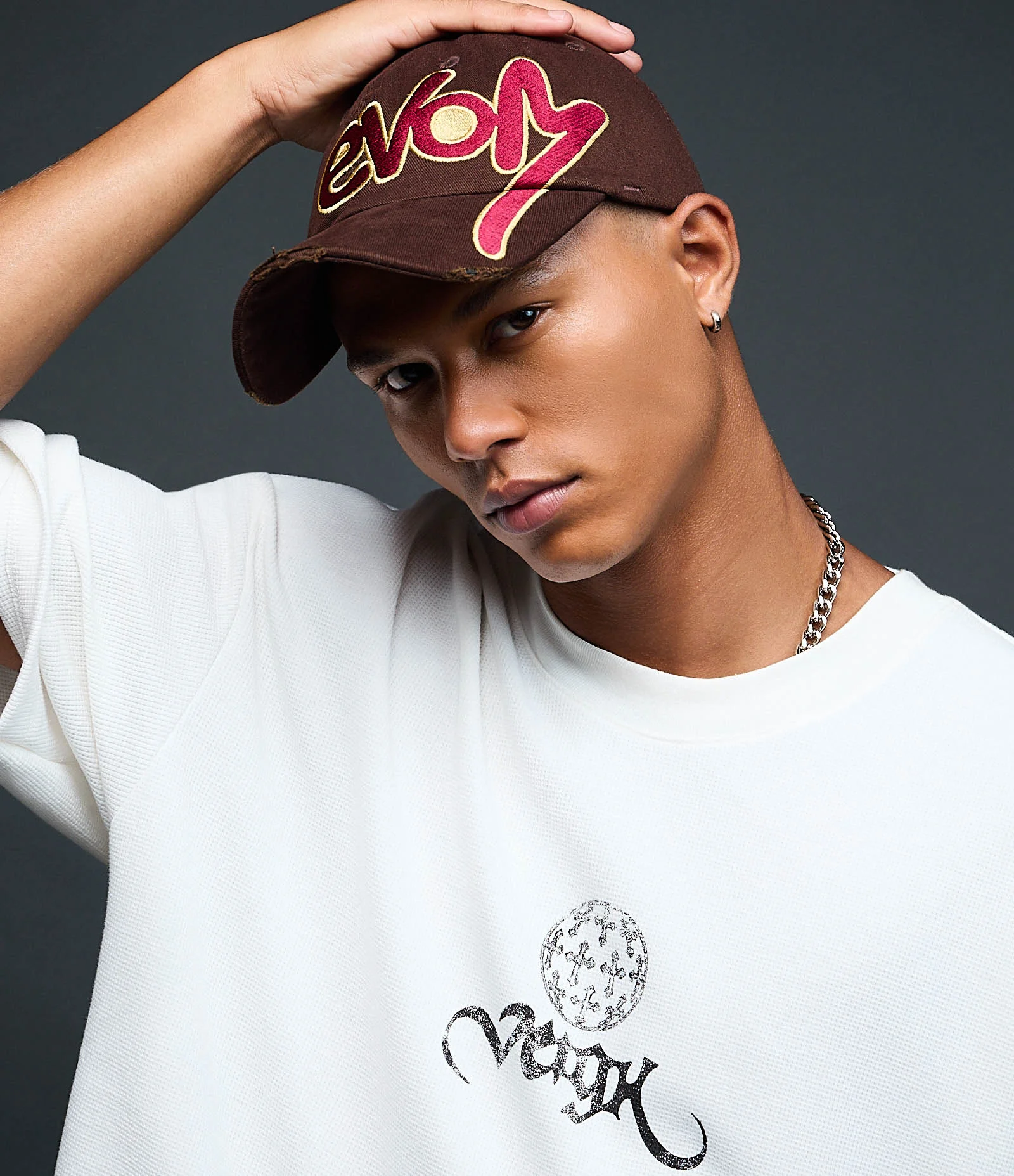 Boné em Sarja com Aba Desgastada e Bordado EVOM Veigh Marrom 1