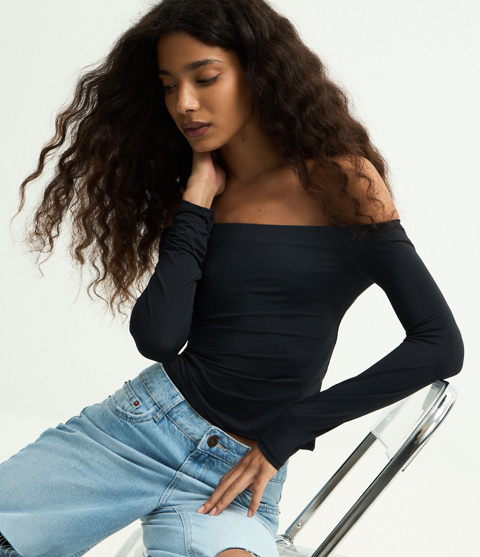 Blusa Básica Ombro a Ombro em Microfibra Preto 1