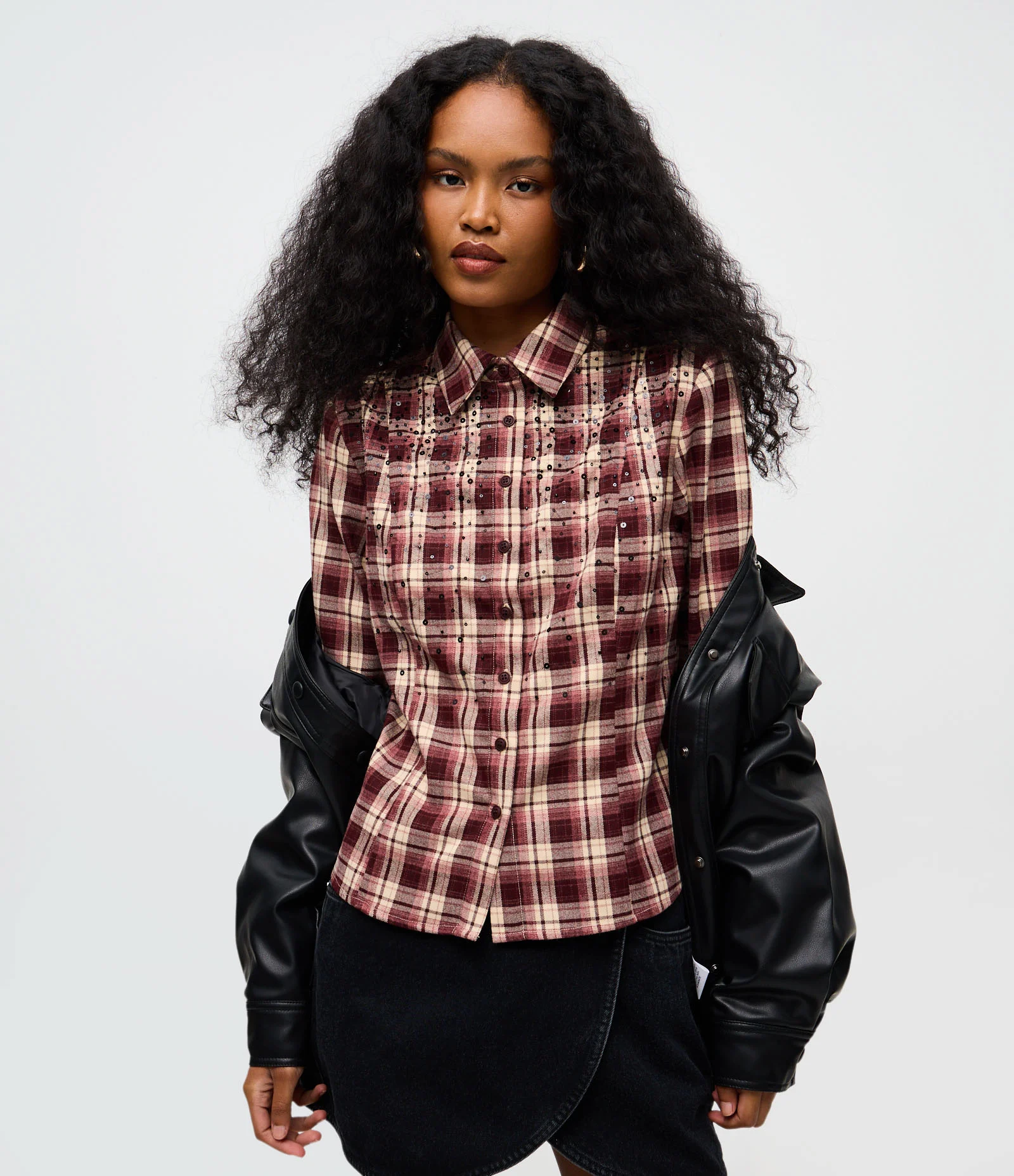 Camisa Xadrez em Tricoline com Bordado de Miçangas Vermelho 1