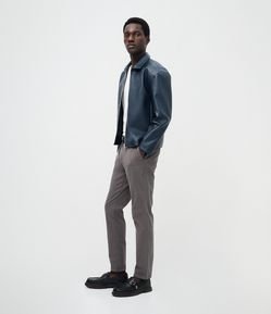 Calça Slim em Sarja Lavada