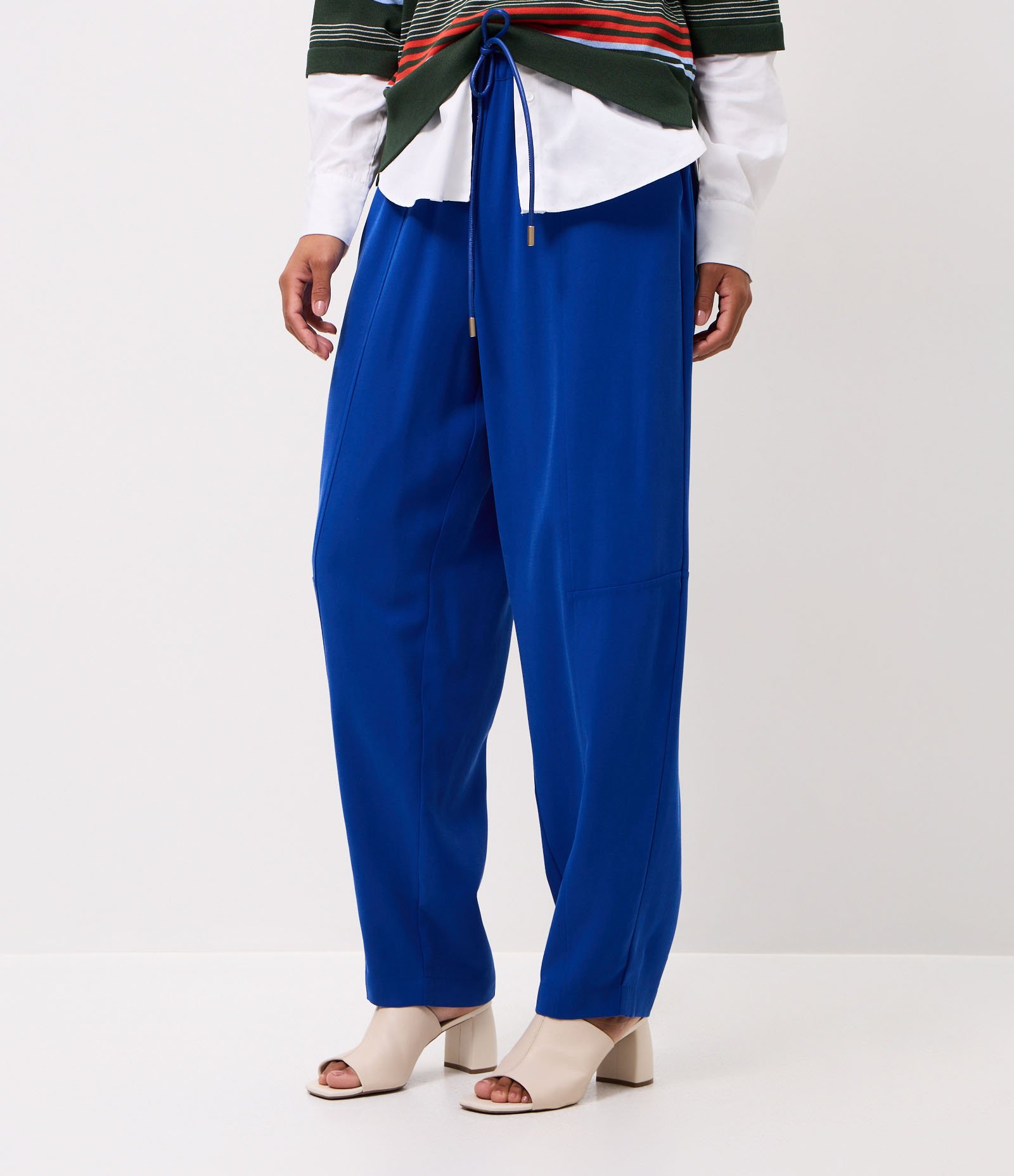 Calça Cenoura com Cós Elástico e Cinto para Amarração Azul 3