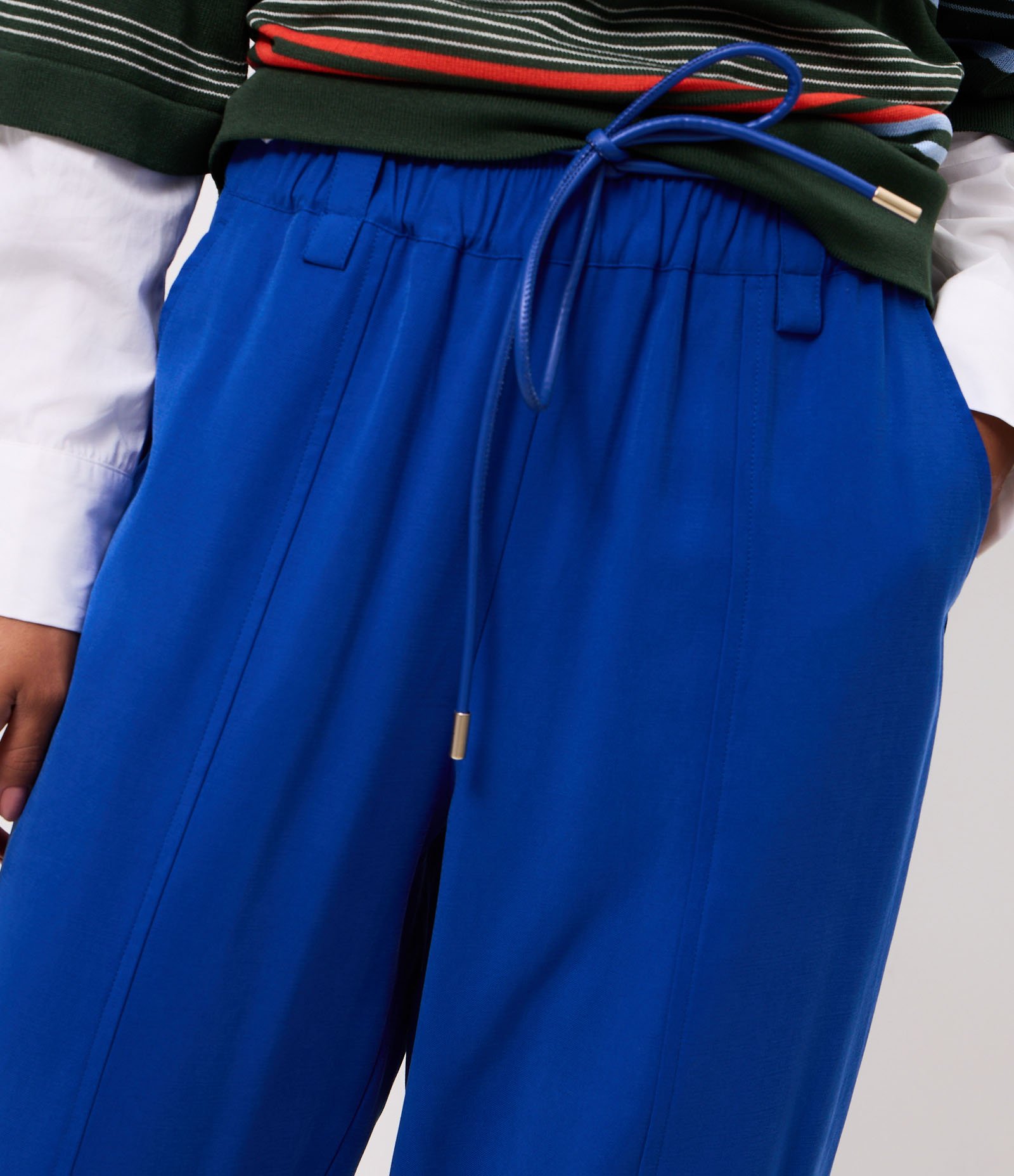 Calça Cenoura com Cós Elástico e Cinto para Amarração Azul 4