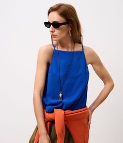Blusa com Decote Halter Neck e Alças Finas