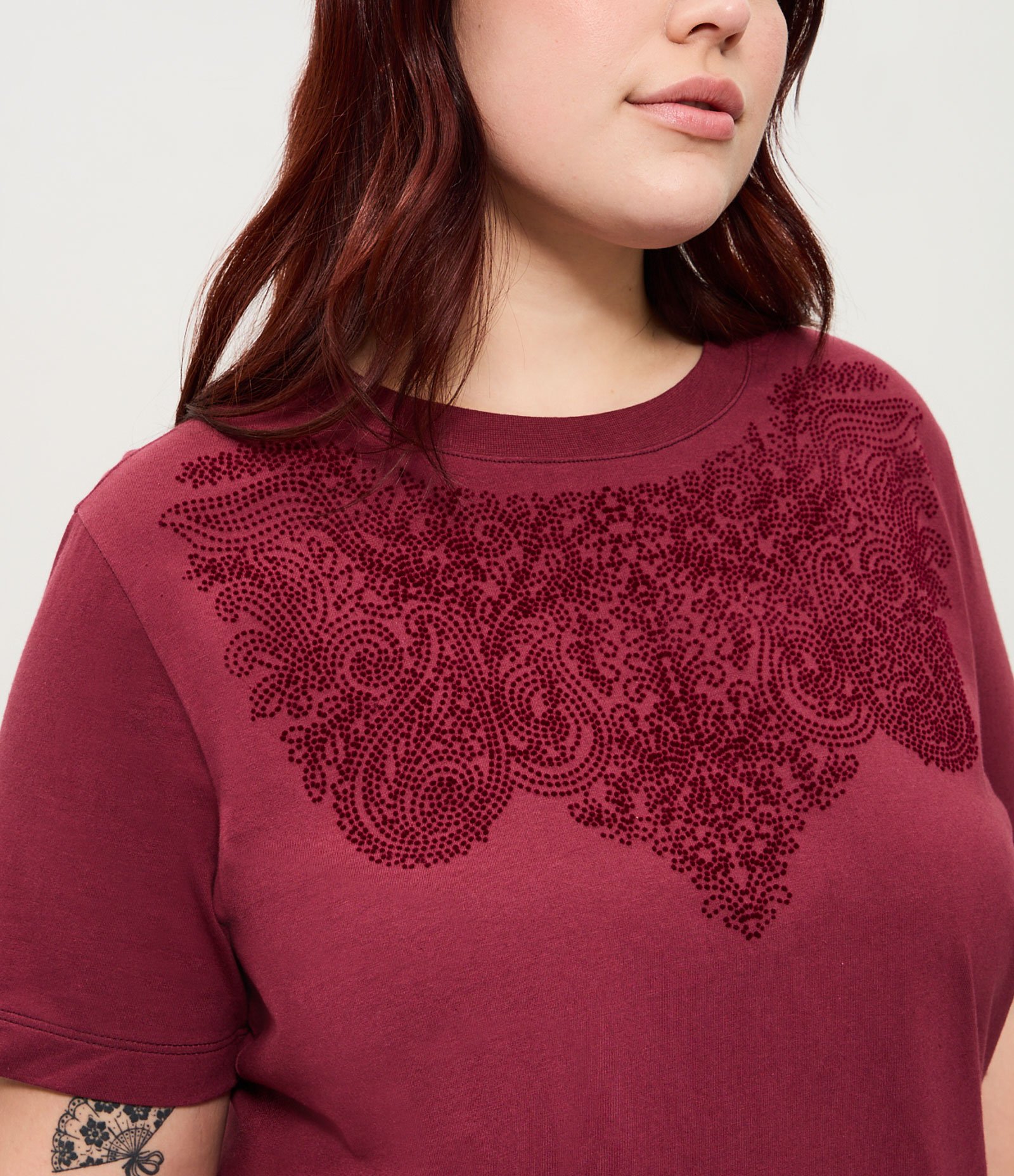 Blusa Arabesco Paisley Flocado Curve & Plus Size Marrom 3