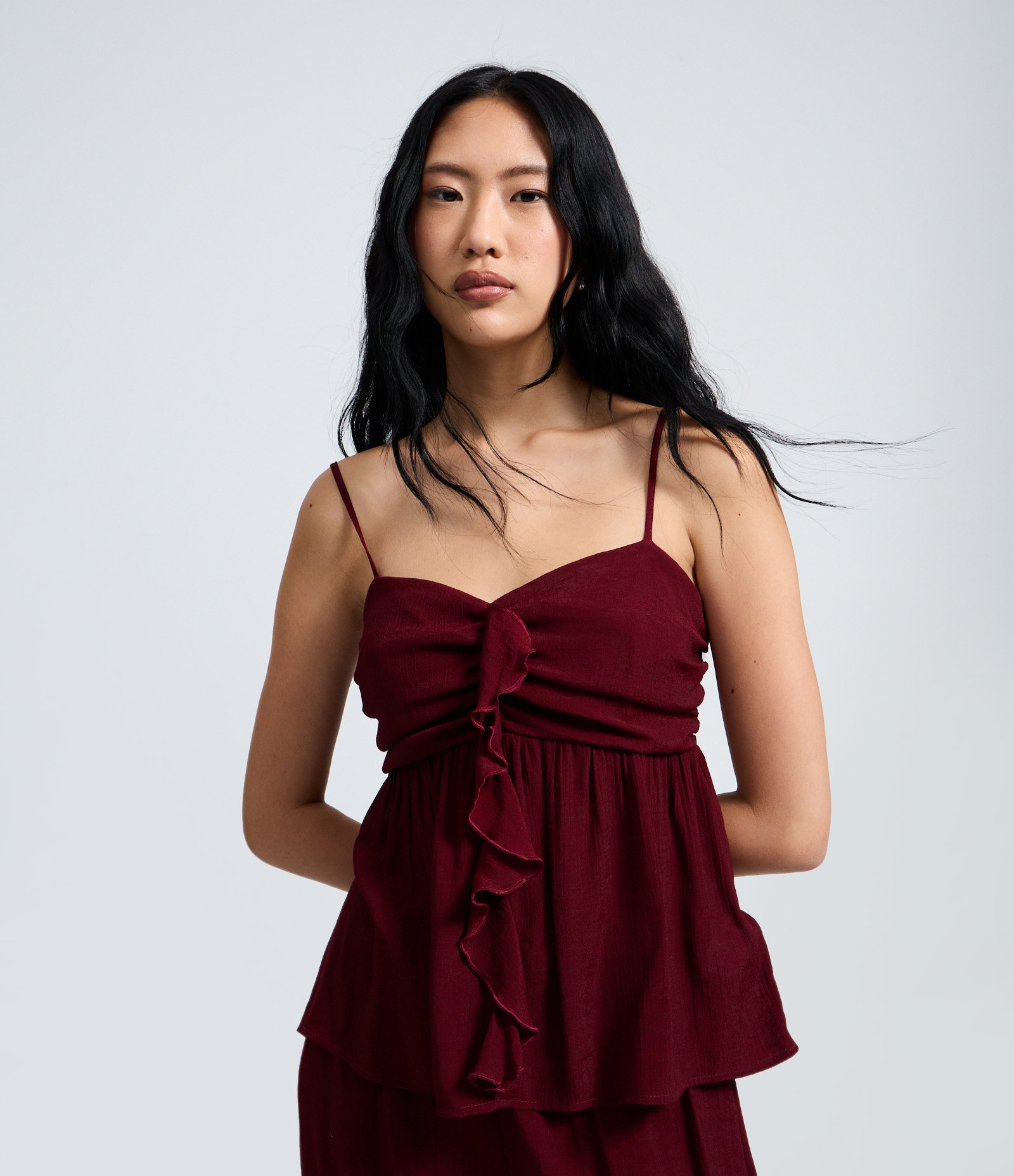 Blusa Bata em Crepe com Busto Franzido e Babado Frontal Vinho 1