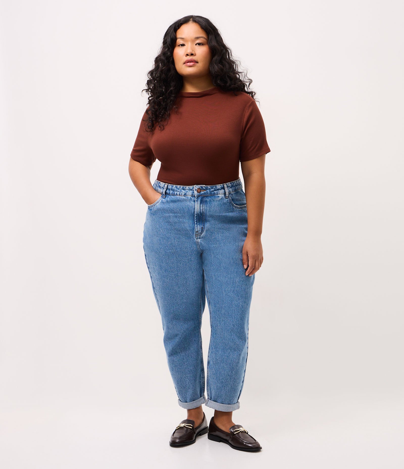 Blusa Ribana Manga Curta com Gola Alta Curve & Plus Size Marrom 2