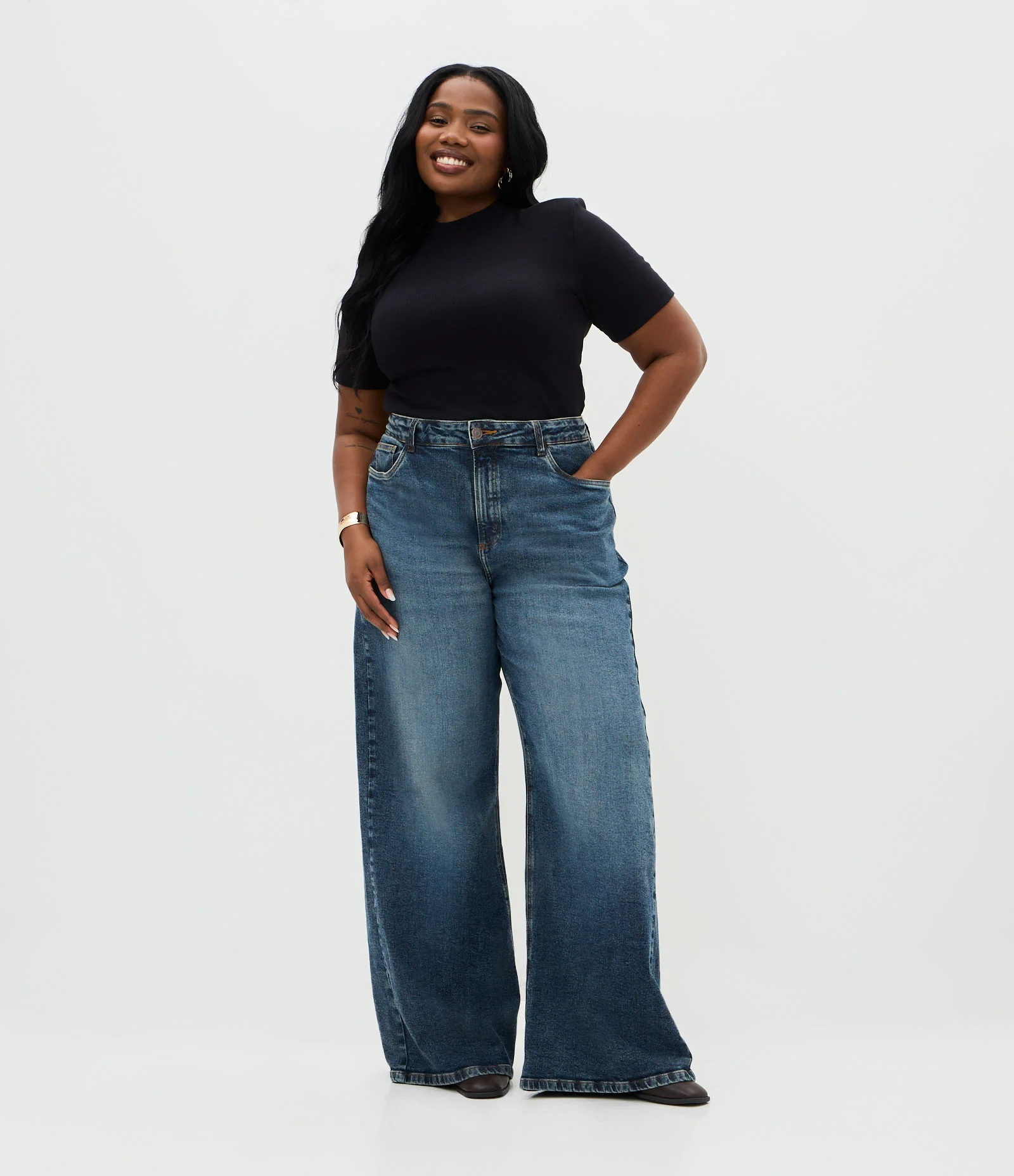 Blusa Manga Curta em Ribana Curve & Plus Size Preto 2