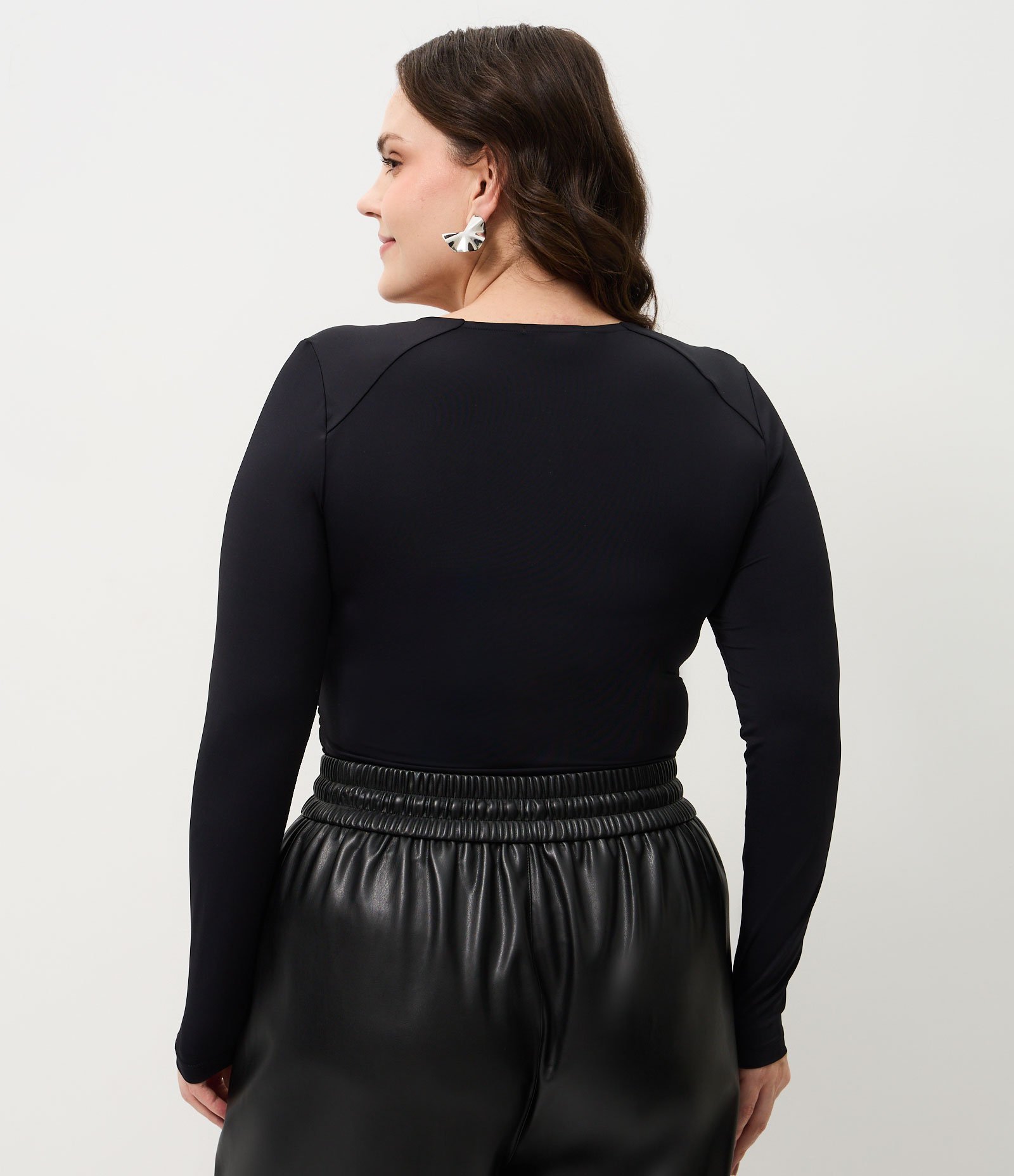 Blusa Manga Longa com Decote Transpassado Curve & Plus Size Preto 4