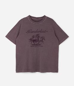 Camiseta Alongada com Estampa e Estonada Curve & Plus Size