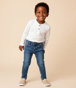 Camiseta Infantil Texturizada com Detalhe Martingale – Tam 1 a 5/6 Anos