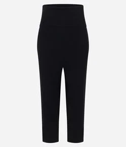 Calça Capri em Tricô com Pala Larga Virada