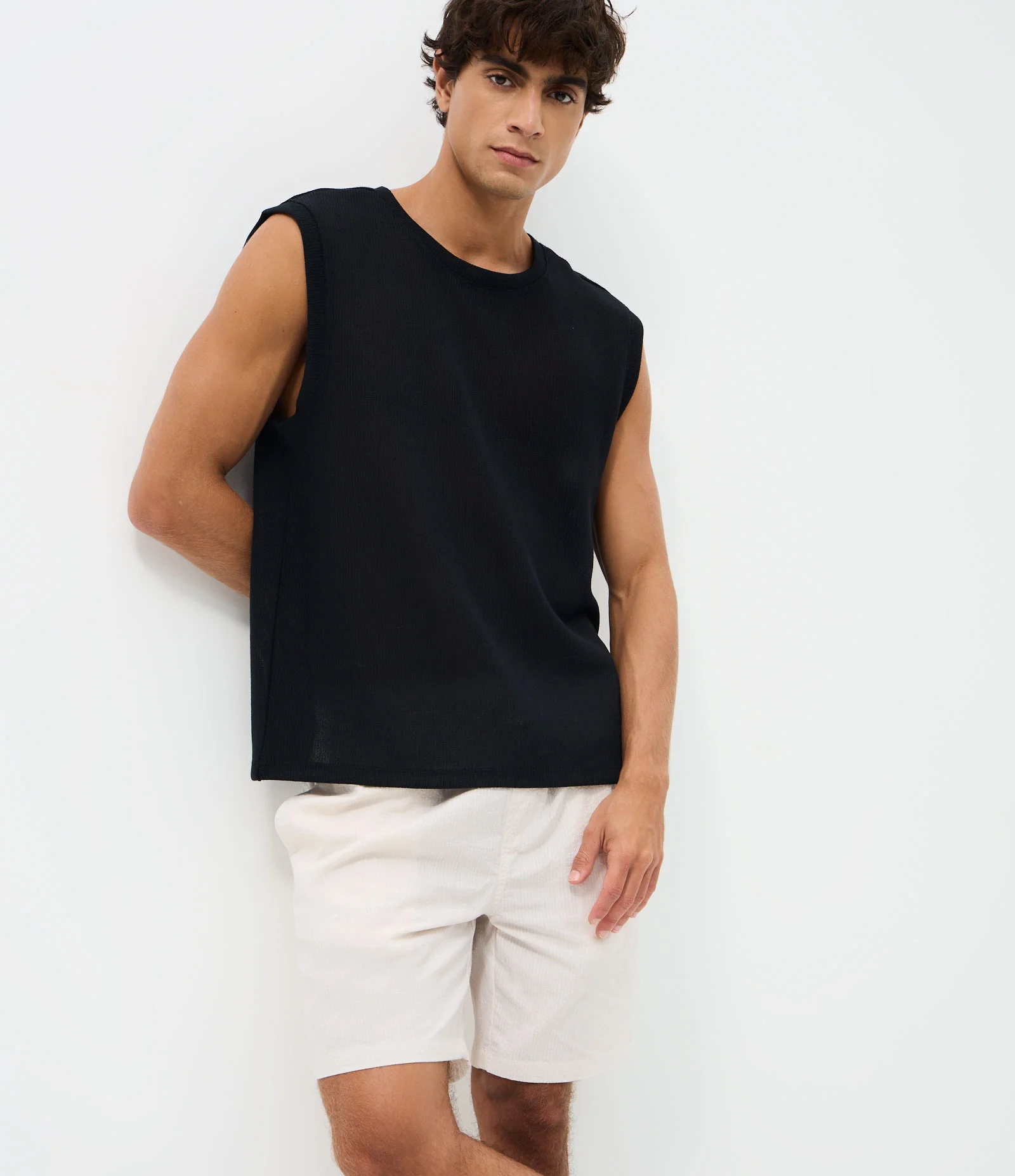 Bermuda Masculina Passeio Rajadinha com Cós Elástico Off White 1