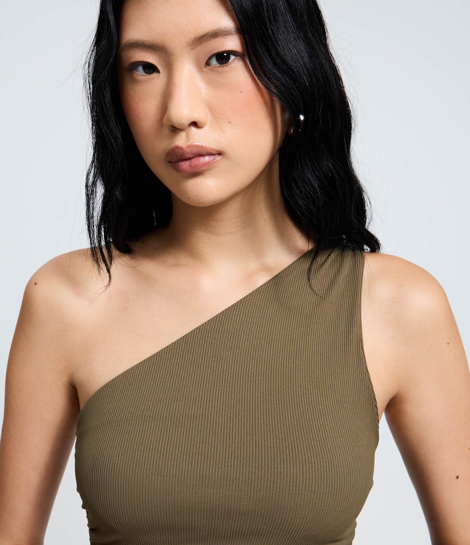 Vestido New Midi em Ribana Ombro Só com Franzido Lateral Verde Escuro 3