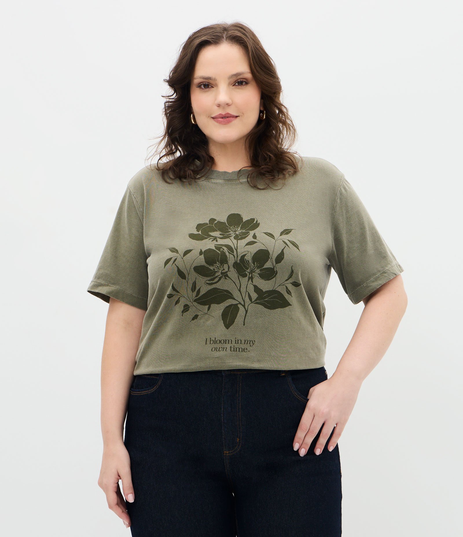 Camiseta Alongada em Meia Malha com Estampa Floral Curve & Plus Size Verde Oliva 1