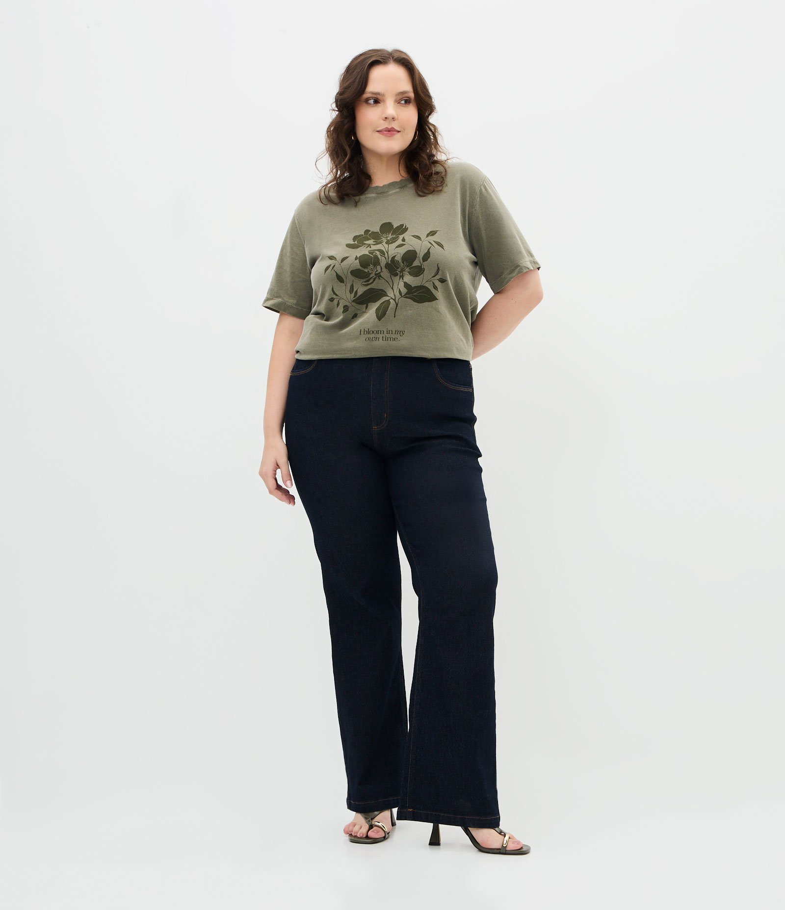 Camiseta Alongada em Meia Malha com Estampa Floral Curve & Plus Size Verde Oliva 2