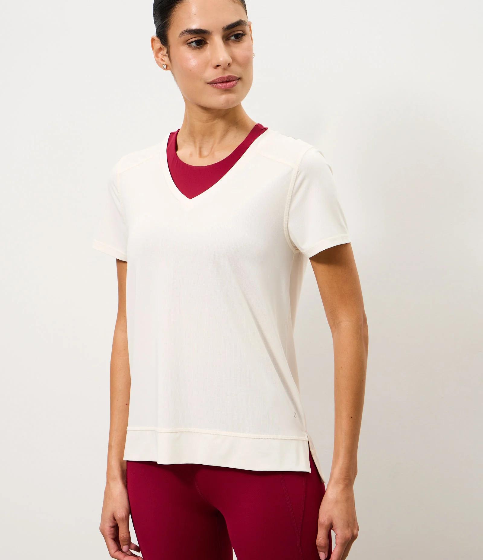 Camiseta Esportiva em Microfibra Furadinha com Barra Mullet Off White 1