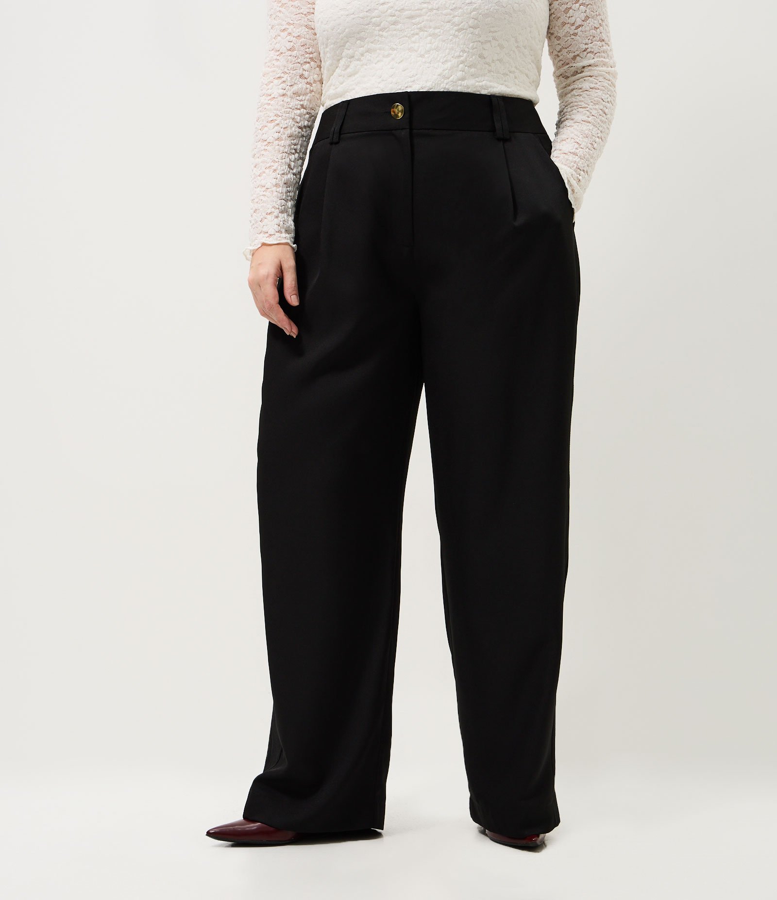 Calça Alfaiatada Reta Curve & Plus Size Preto 2