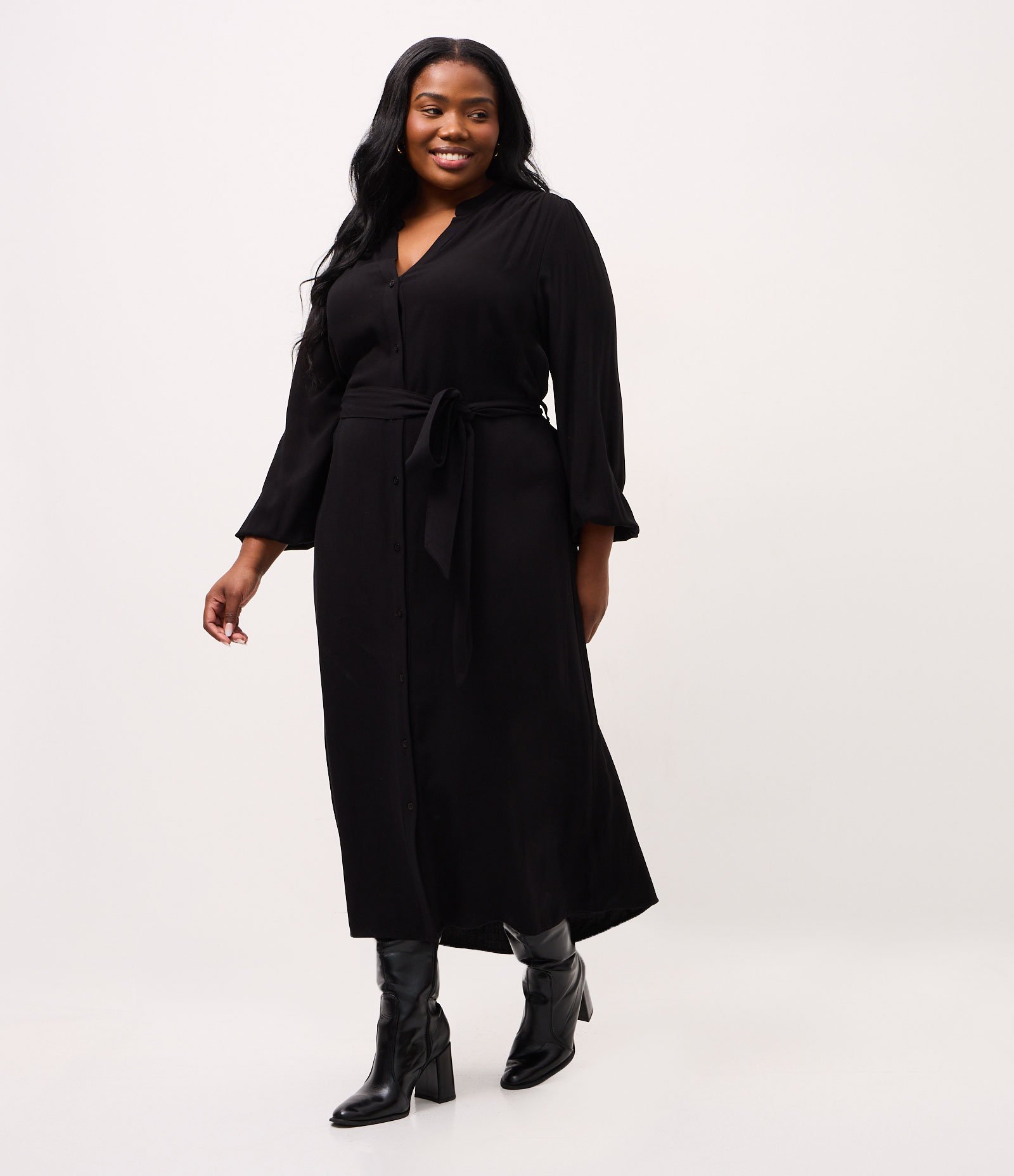 Vestido Midi Chemise com Cinto Faixa Curve & Plus Size Preto 1