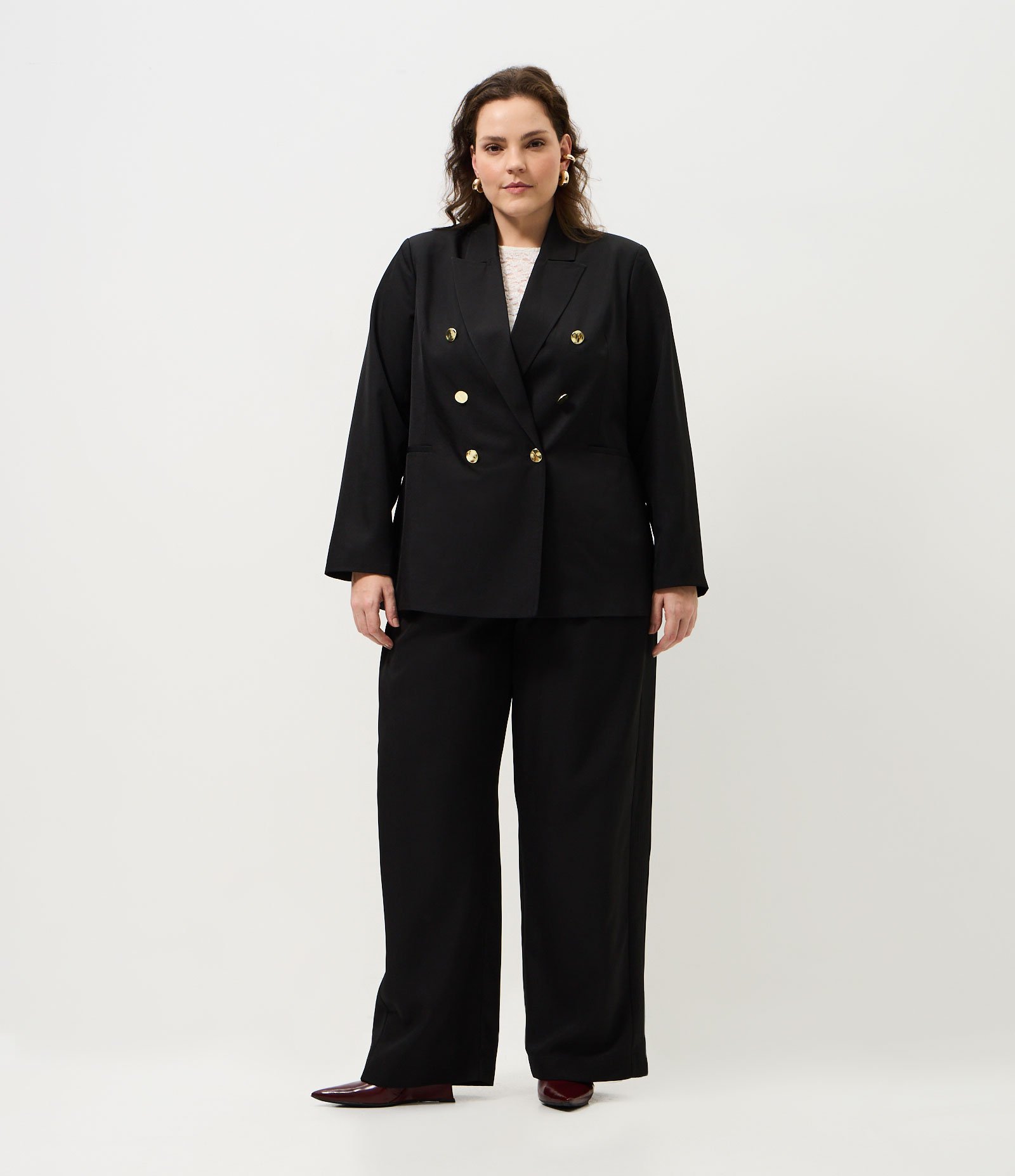 Blazer Alfaiatado com Botões Dourados Curve & Plus Size Preto 2