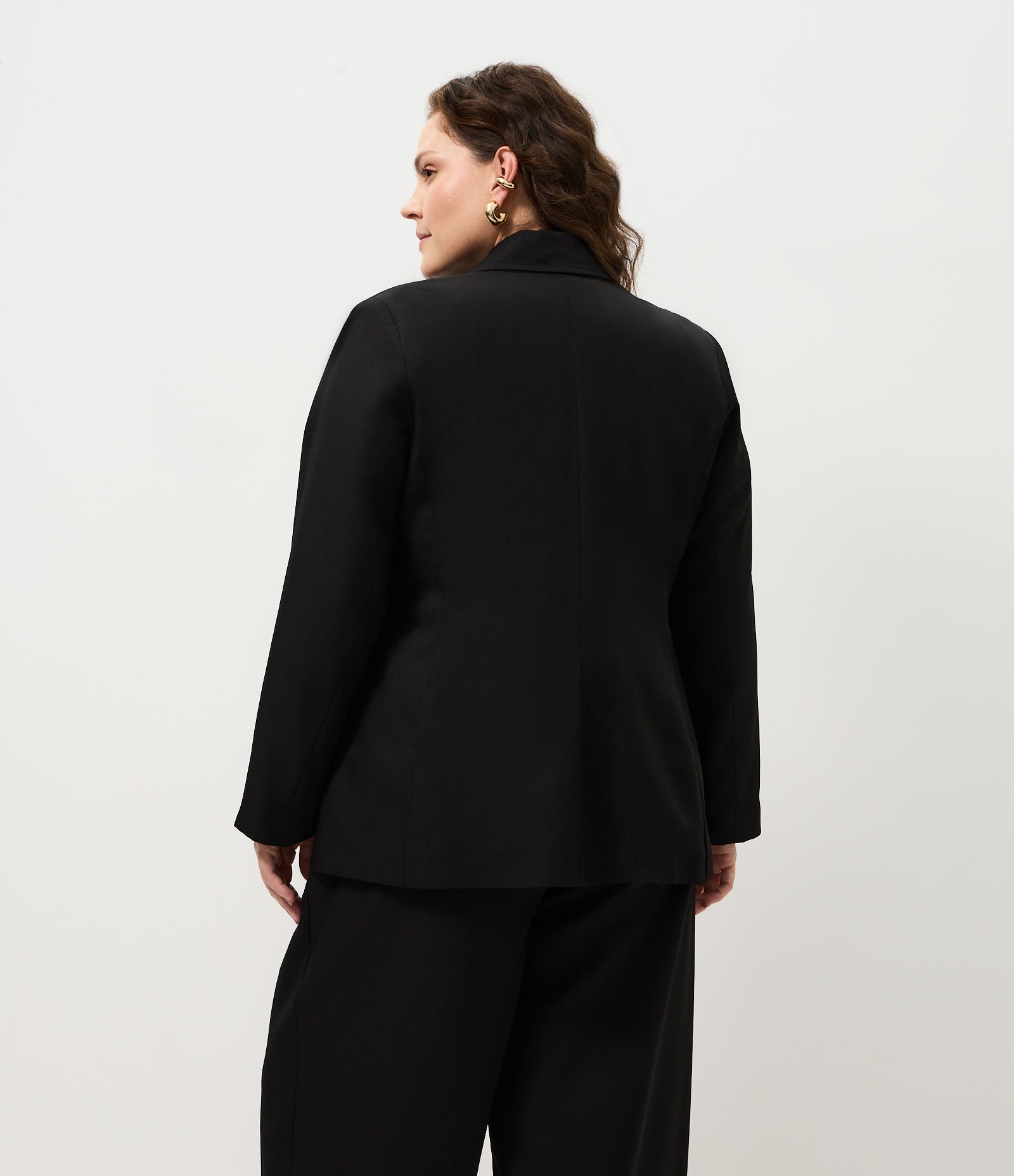 Blazer Alfaiatado com Botões Dourados Curve & Plus Size Preto 4