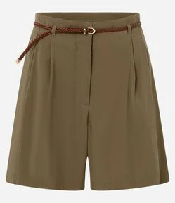 Short Soltinho com Cinto Fino em Ráfia