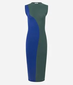 Vestido Midi em Tricô com Recorte Ondulado e Fenda Traseira