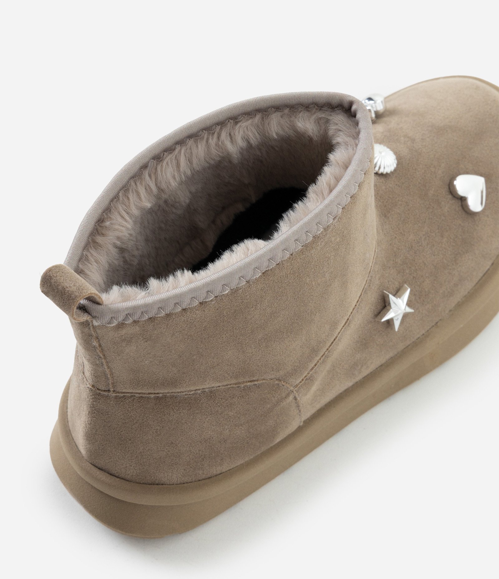 Bota Infantil Comfy com Pins Decorativos e Pelinhos – Tam 28 a 34 Marrom Taupe 4